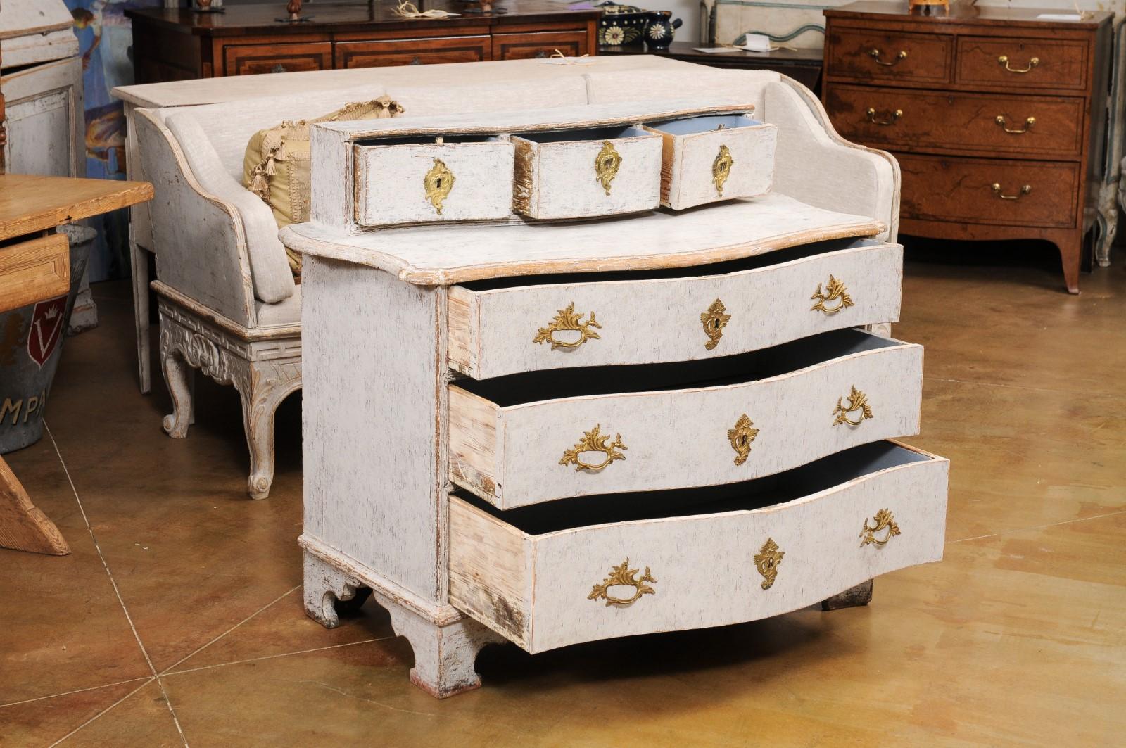 Rococo Period Swedish 1760s Gray Painted Commode with Raised Top and Drawers For Sale 7