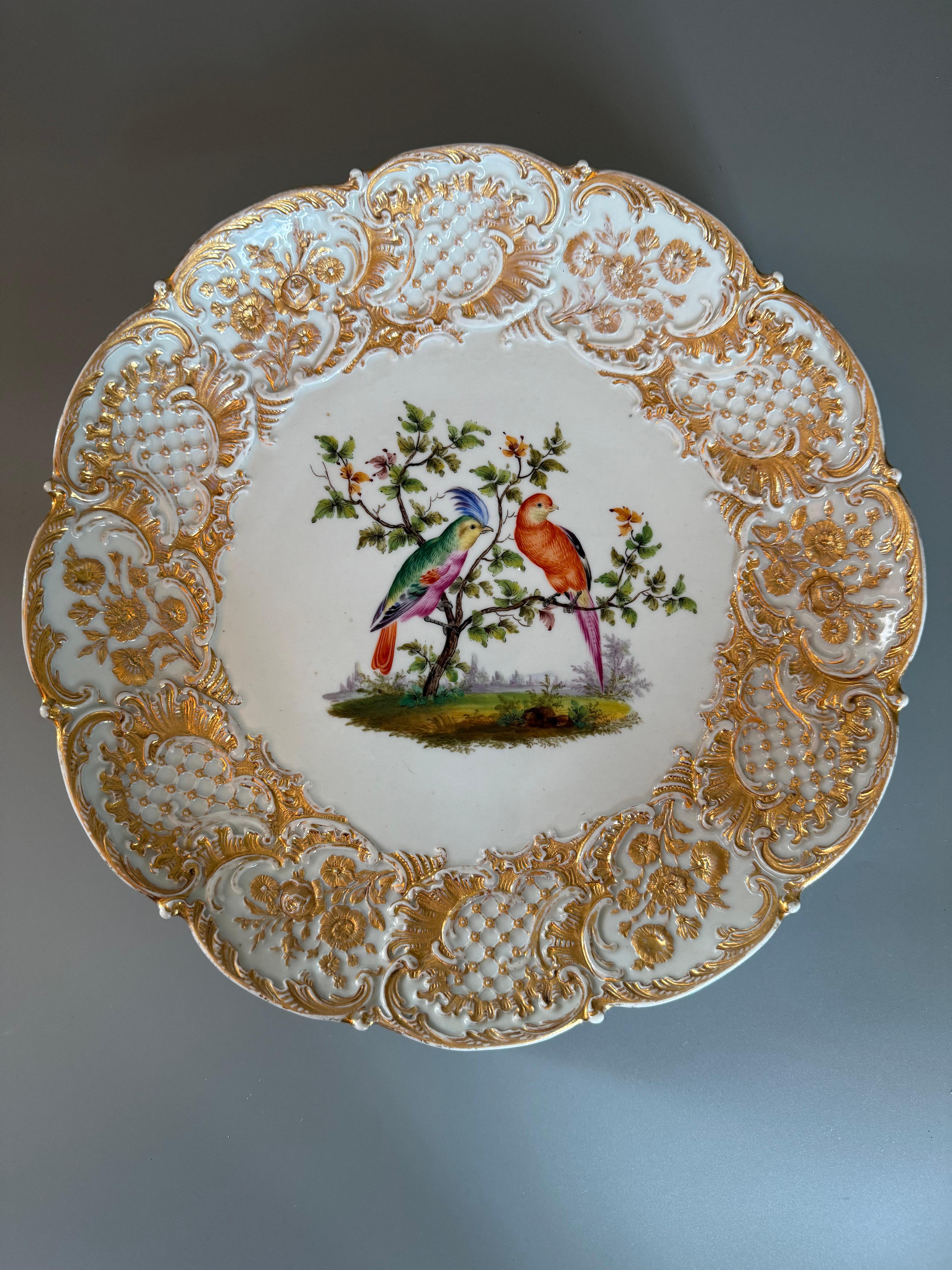 Rokoko Porzellan Zeremonienteller Meissen Vögel Gilts 19. Jahrhundert im Angebot 8