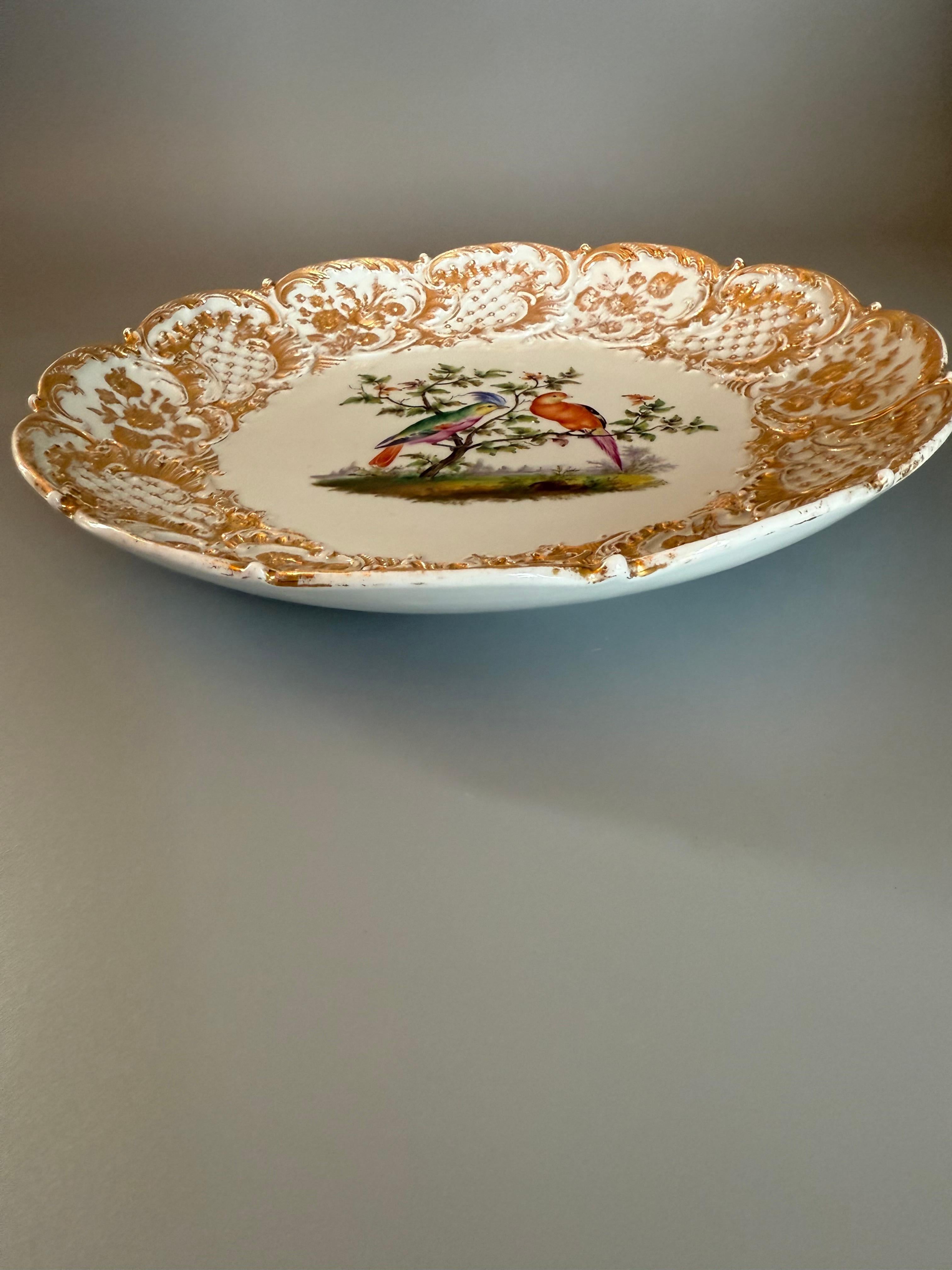 Rokoko Porzellan Zeremonienteller Meissen Vögel Gilts 19. Jahrhundert im Angebot 3