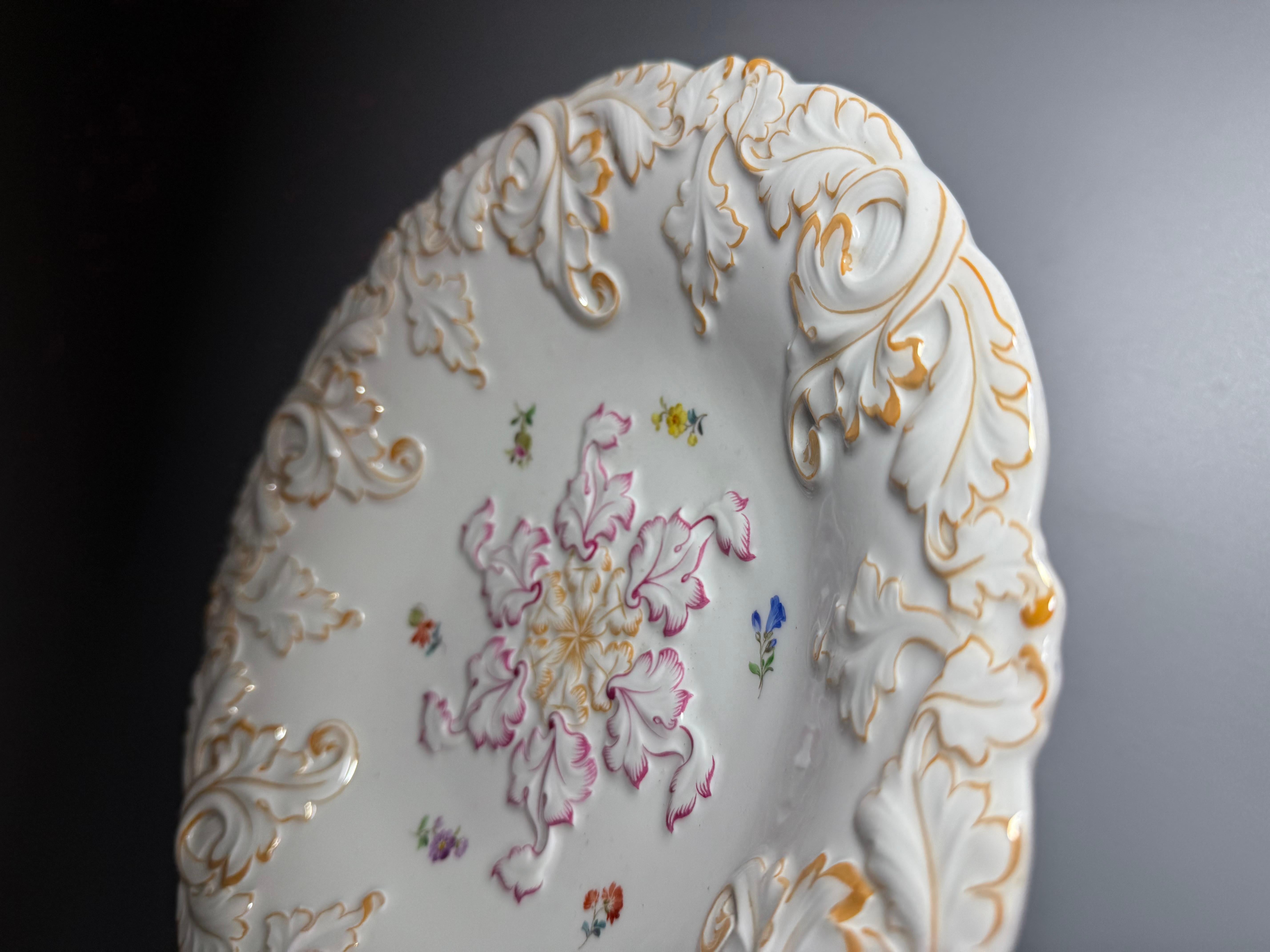 Rokoko Porzellan Meissen Servierplatte Deutschland (Frühes 20. Jahrhundert) im Angebot
