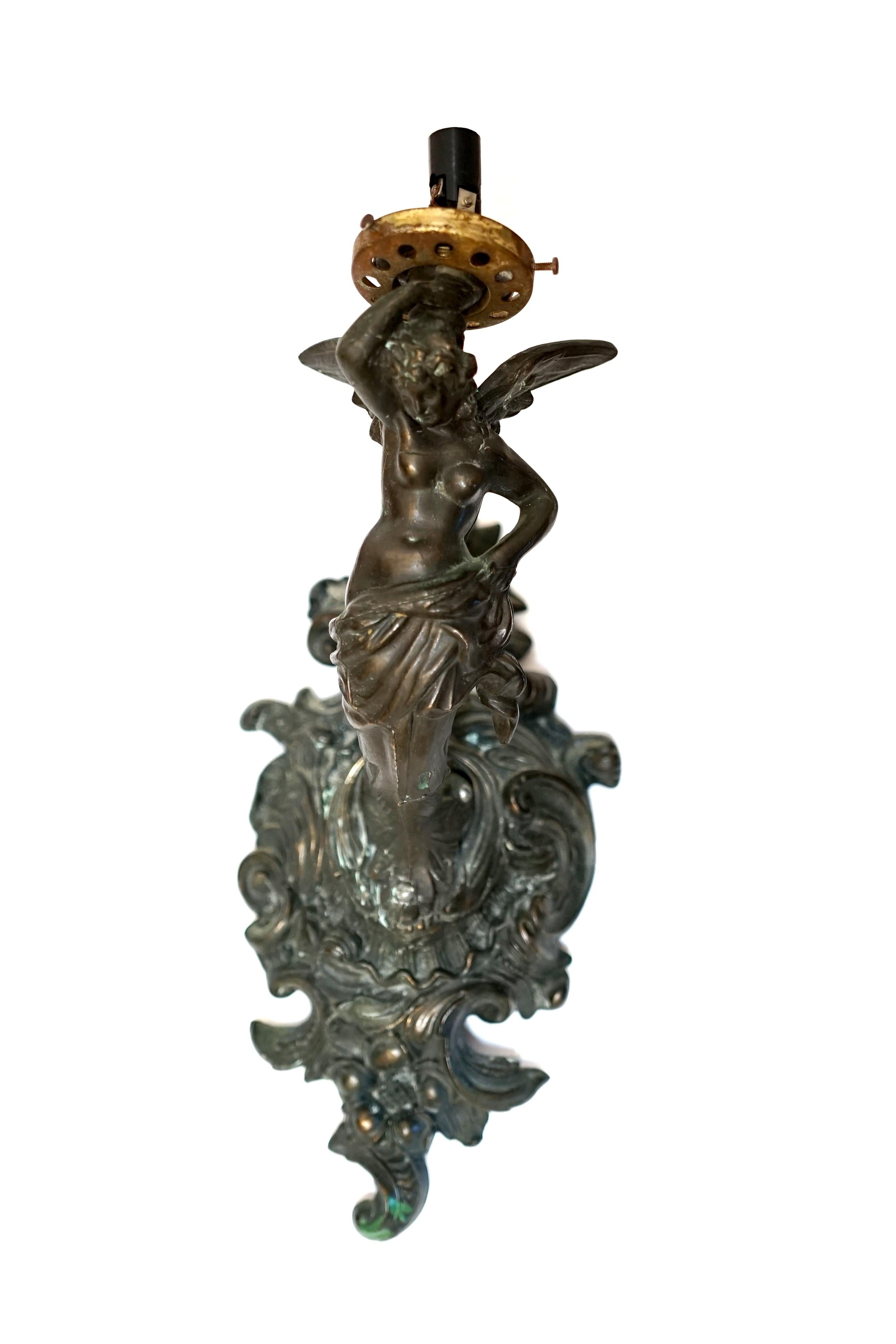 Französische Bronze-Engel-Wandleuchter im Rokoko-Stil des 19. Jahrhunderts im Angebot 1