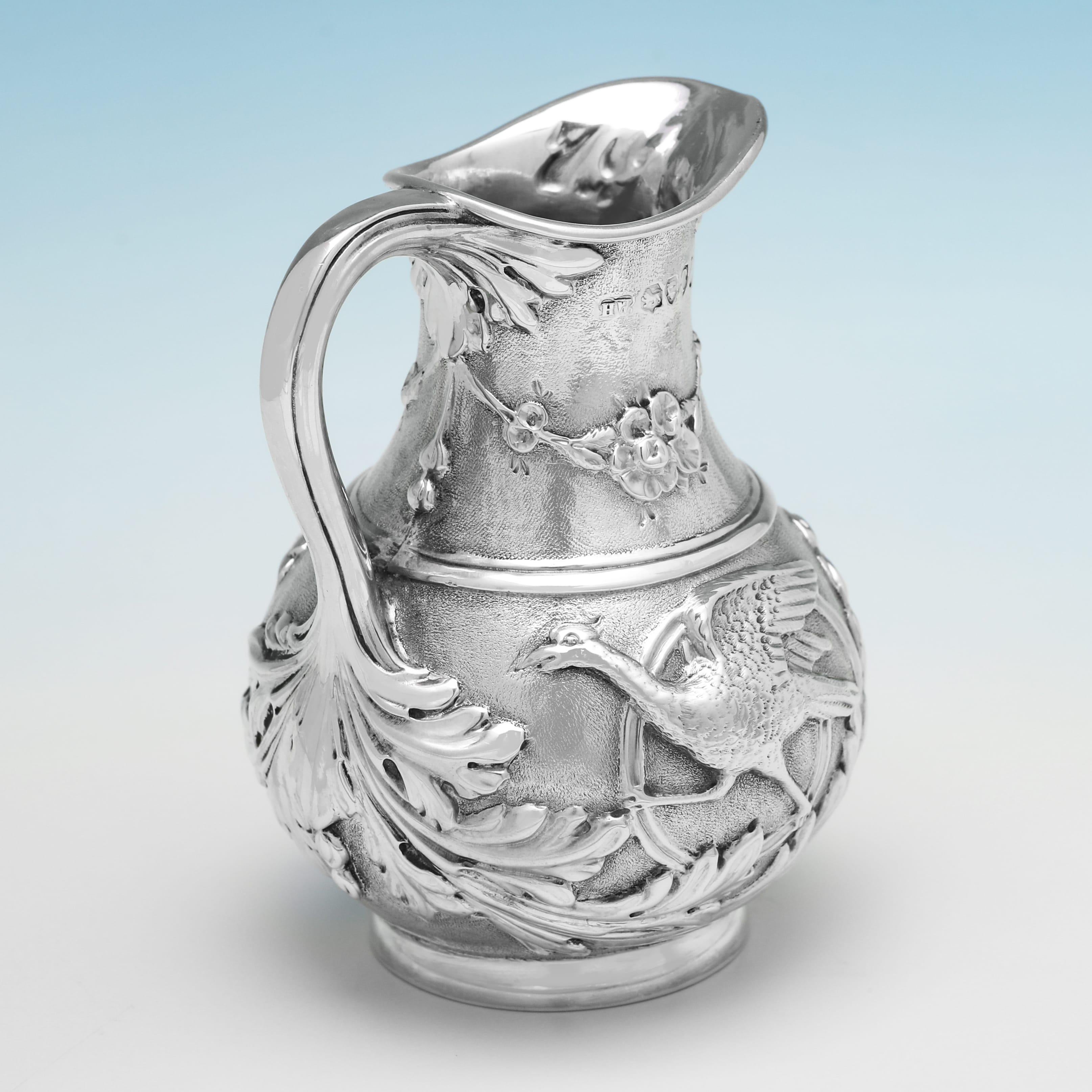 Jarra de crema de plata antigua de renacimiento rococó fabricada en Londres en 1878 Victoriano en venta