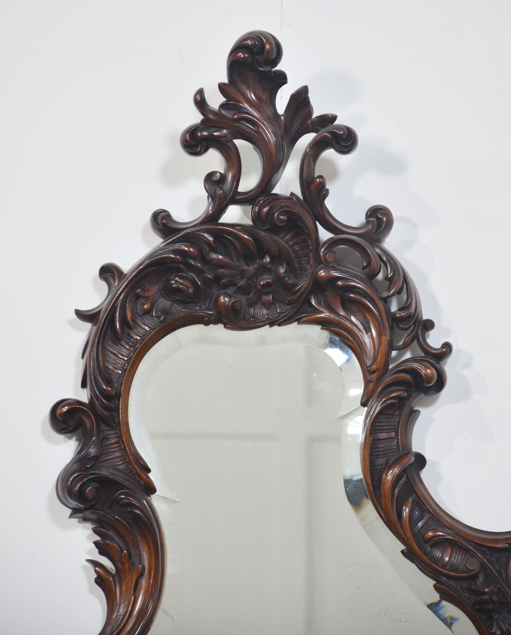 Rococo Revival carved mahogany wall mirror In Good Condition For Sale In Cheshire, GB