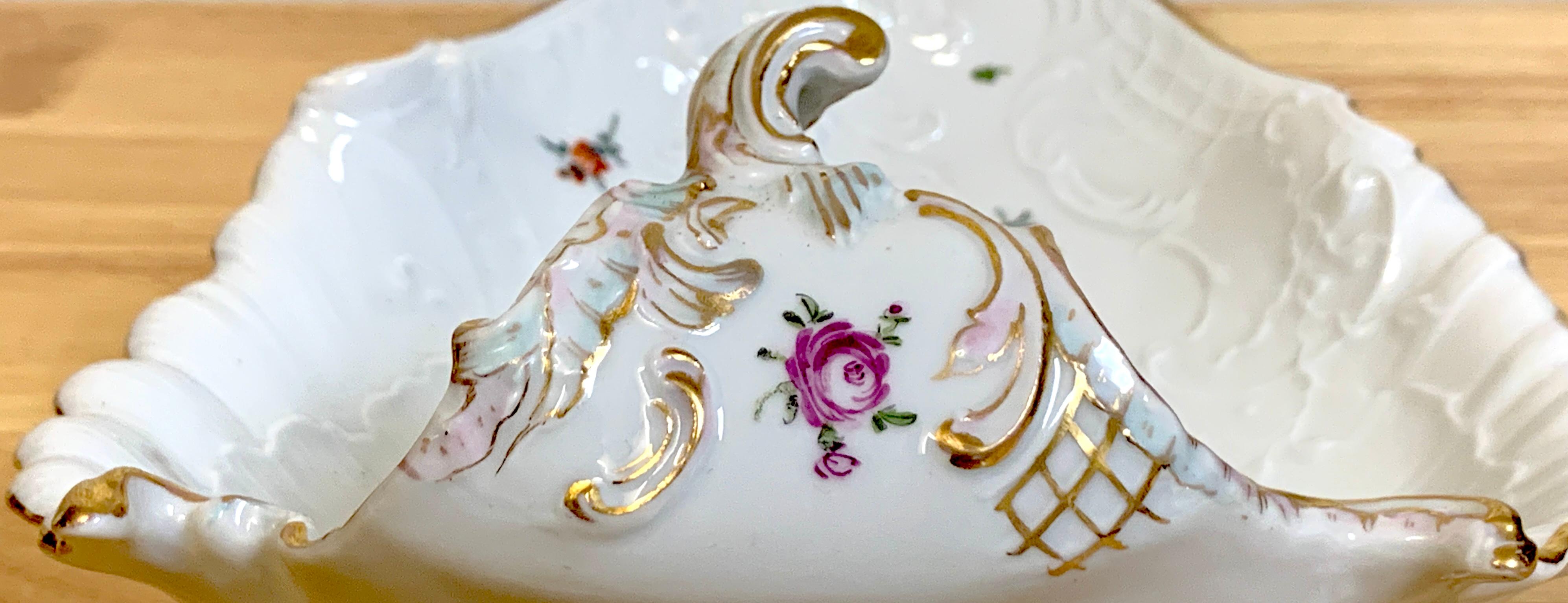 Dresden Porcelain Schale mit Fuß im Rokoko-Stil, von Helena Wolfsohn, um 1890 im Angebot 3