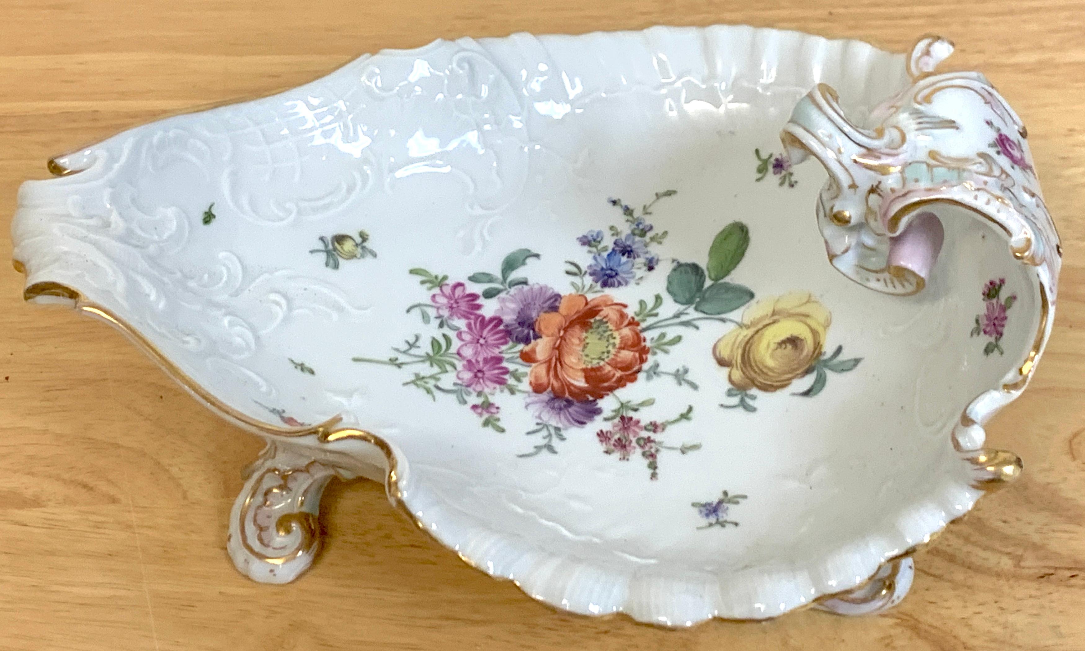 Dresden Porcelain Schale mit Fuß im Rokoko-Stil, von Helena Wolfsohn, um 1890 (Vergoldet) im Angebot