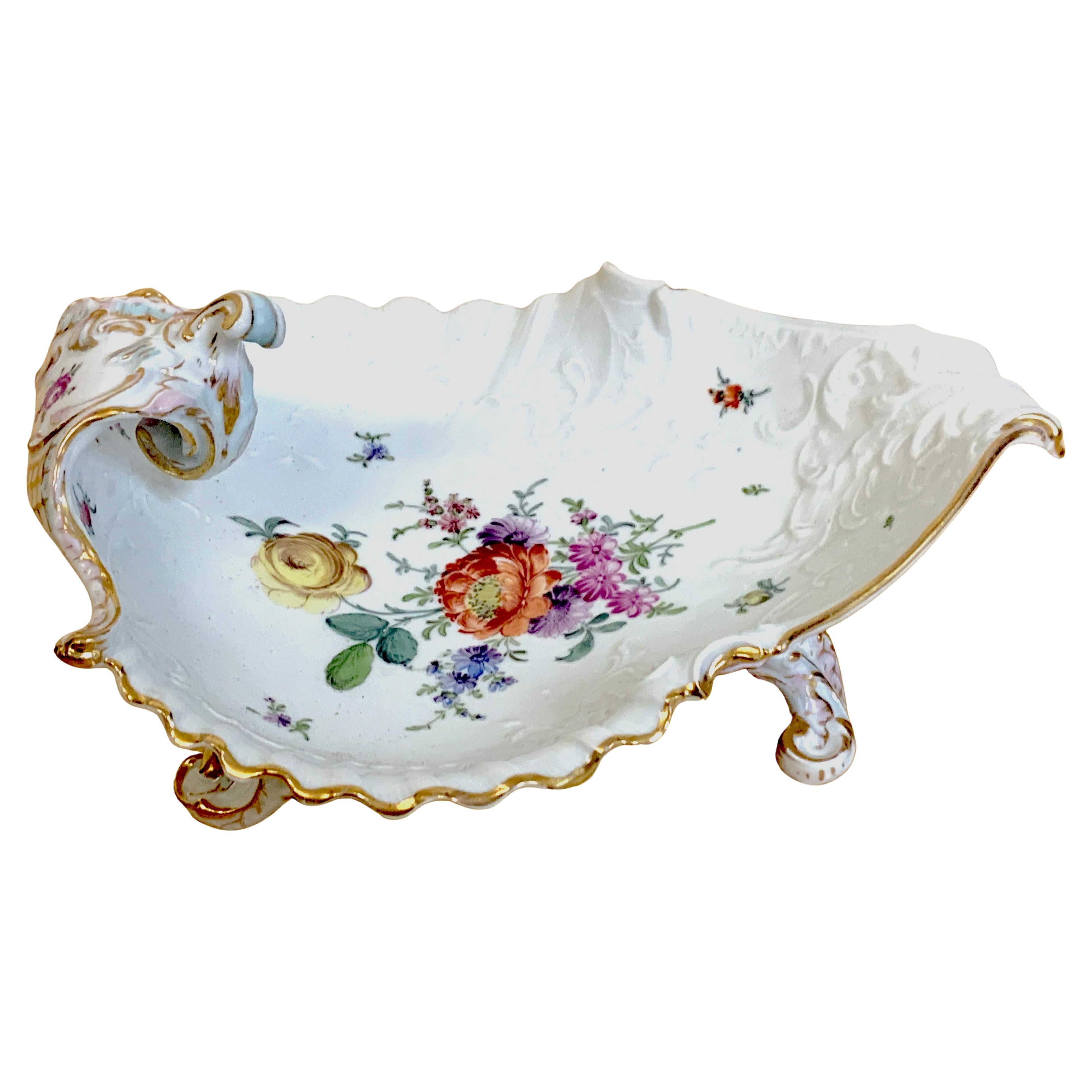 Dresden Porcelain Schale mit Fuß im Rokoko-Stil, von Helena Wolfsohn, um 1890 im Angebot