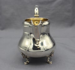 Rokoko-Revival- Milchkrug mit elfenbeinfarbenen Einlegearbeiten