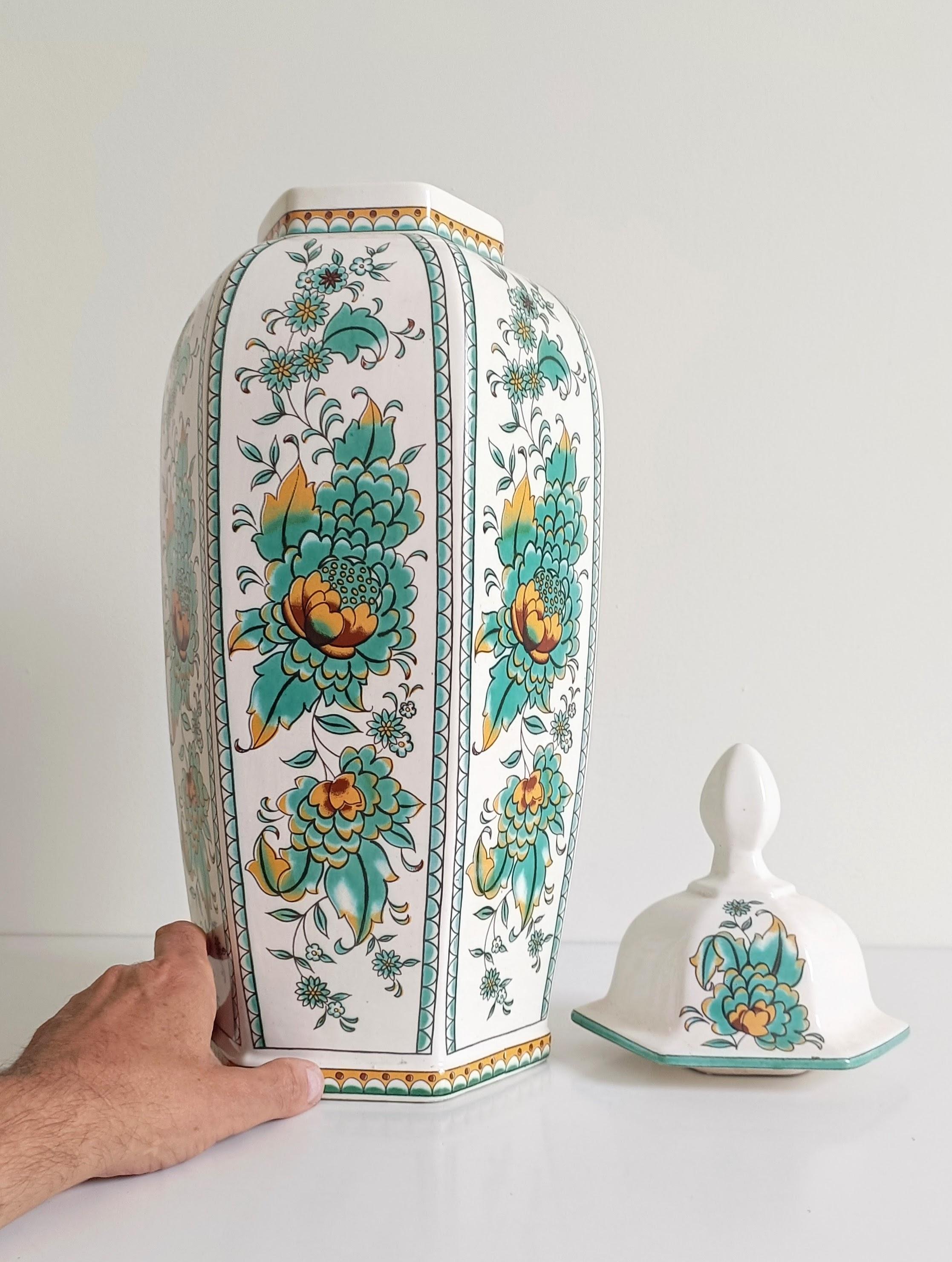 Rococo Revival Spanish Manises Porcelain Lidded Urn by Hispania/Lladró, Signed For Sale 10