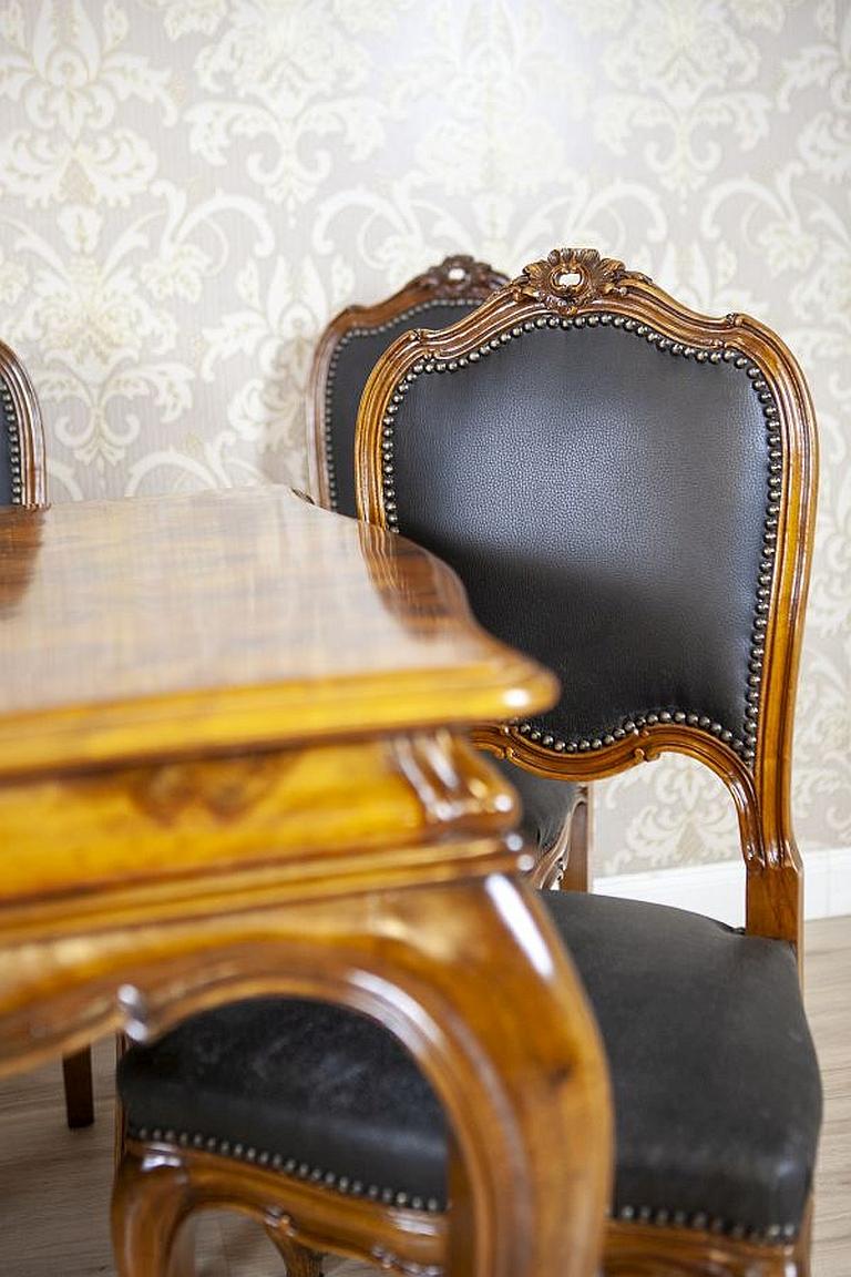 Rococo Revival Walnut Dining Set From the Early 20th Century 3