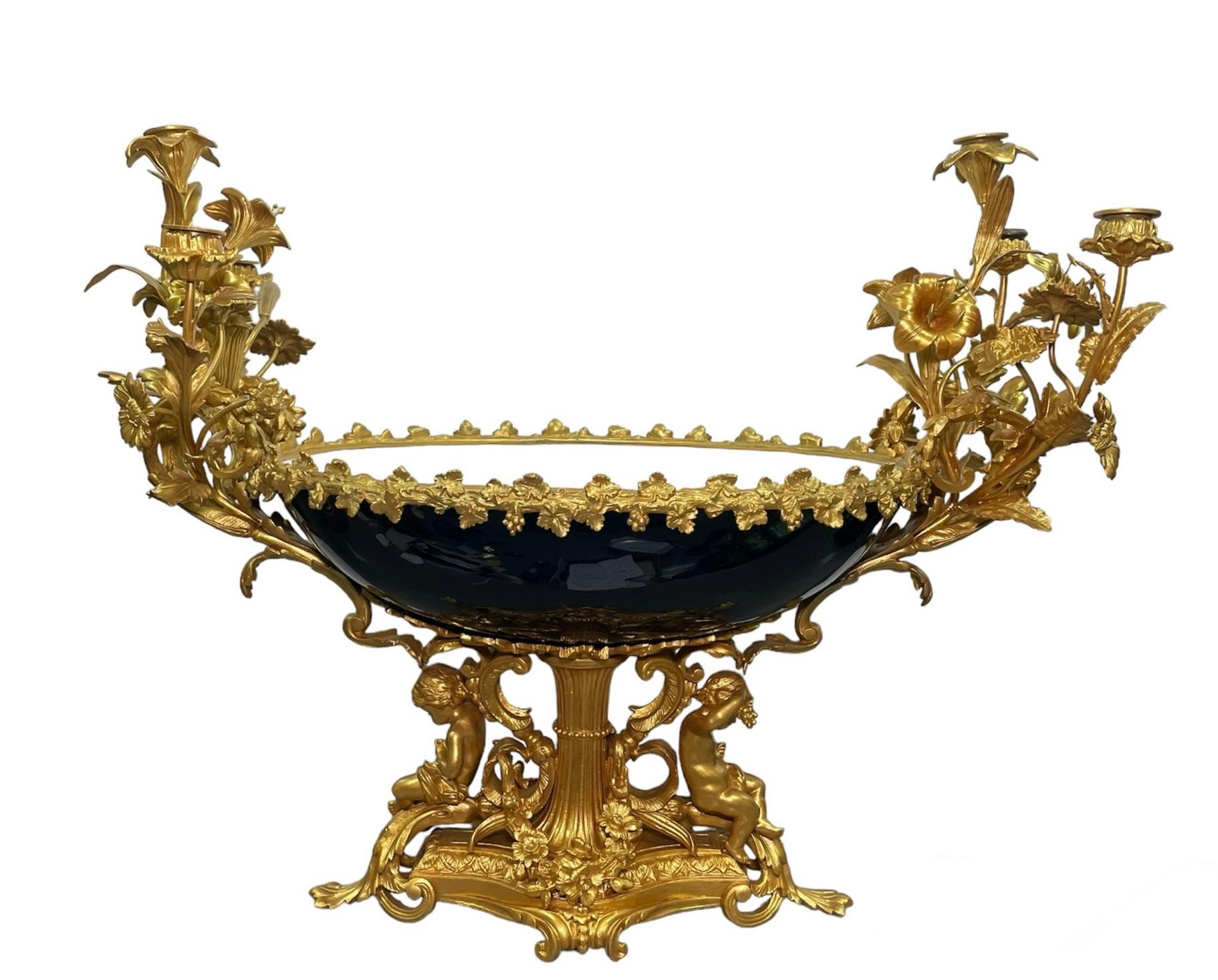 Rococò Centrotavola a ciotola in porcellana di bronzo in stile rococò Sèvres in vendita