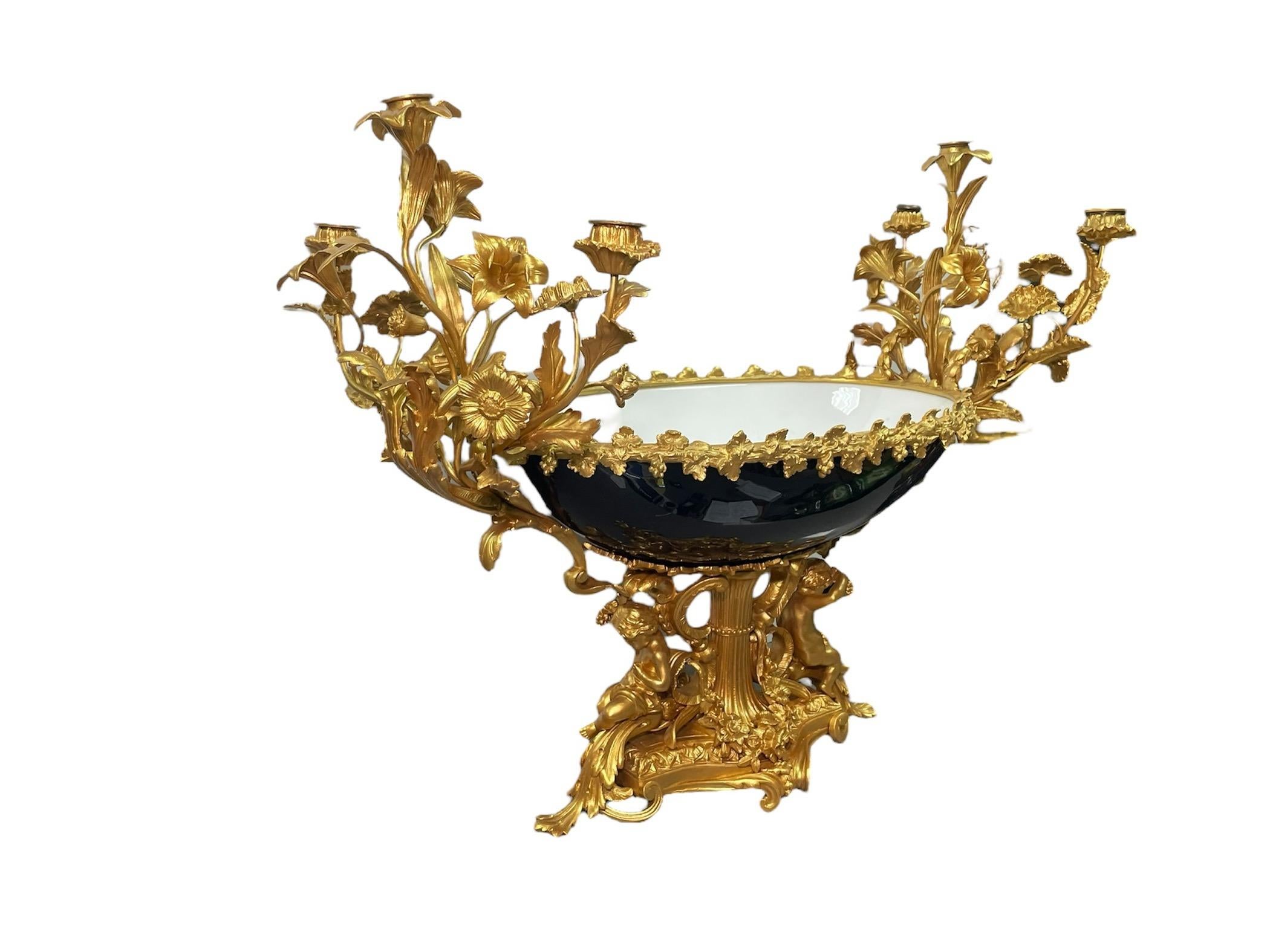Centrotavola a ciotola in porcellana di bronzo in stile rococò Sèvres in vendita 1