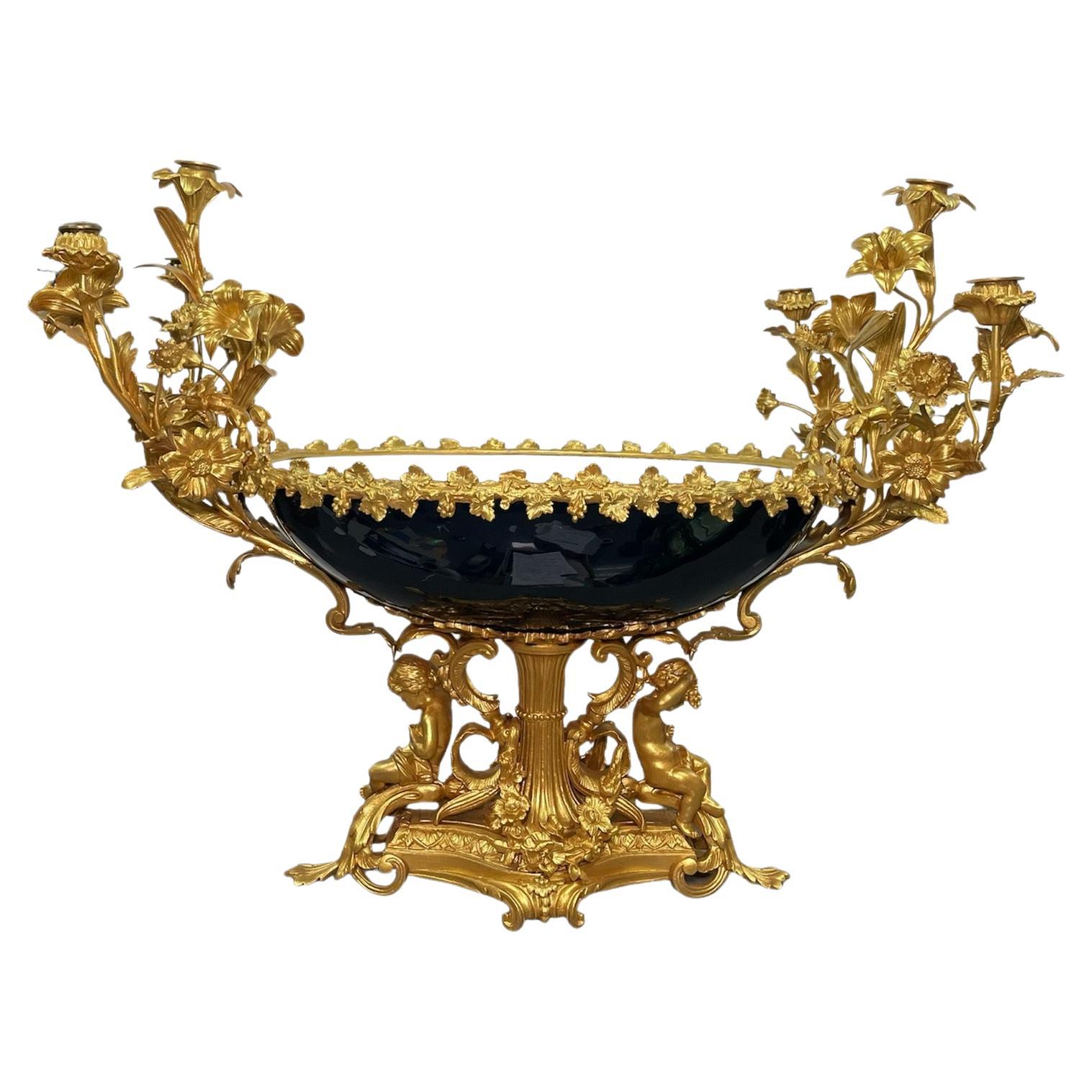 Centro de mesa con candelabro de porcelana de bronce estilo rococó Sevres