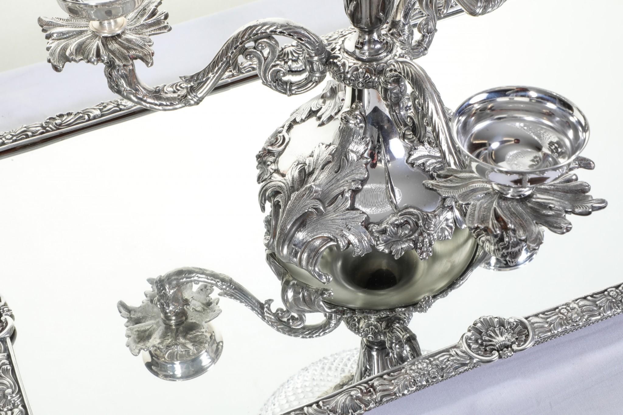 Centrotavola rococò in argento Surtout De Table Piatto Epergne in vendita 7