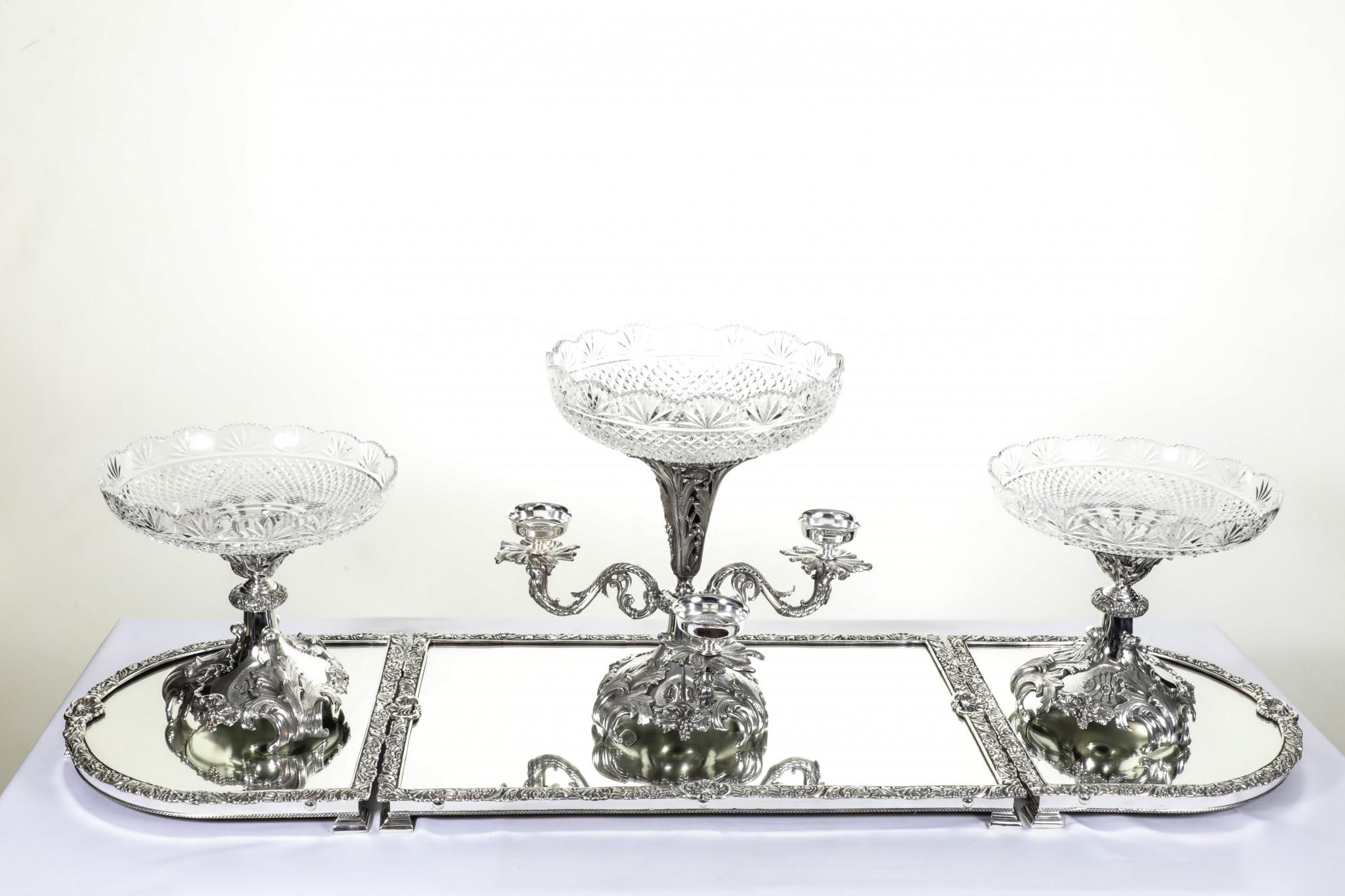 Rococo Silver Plate Centrepiece Surtout De Table Epergne Dish In Good Condition For Sale In Potters Bar, GB