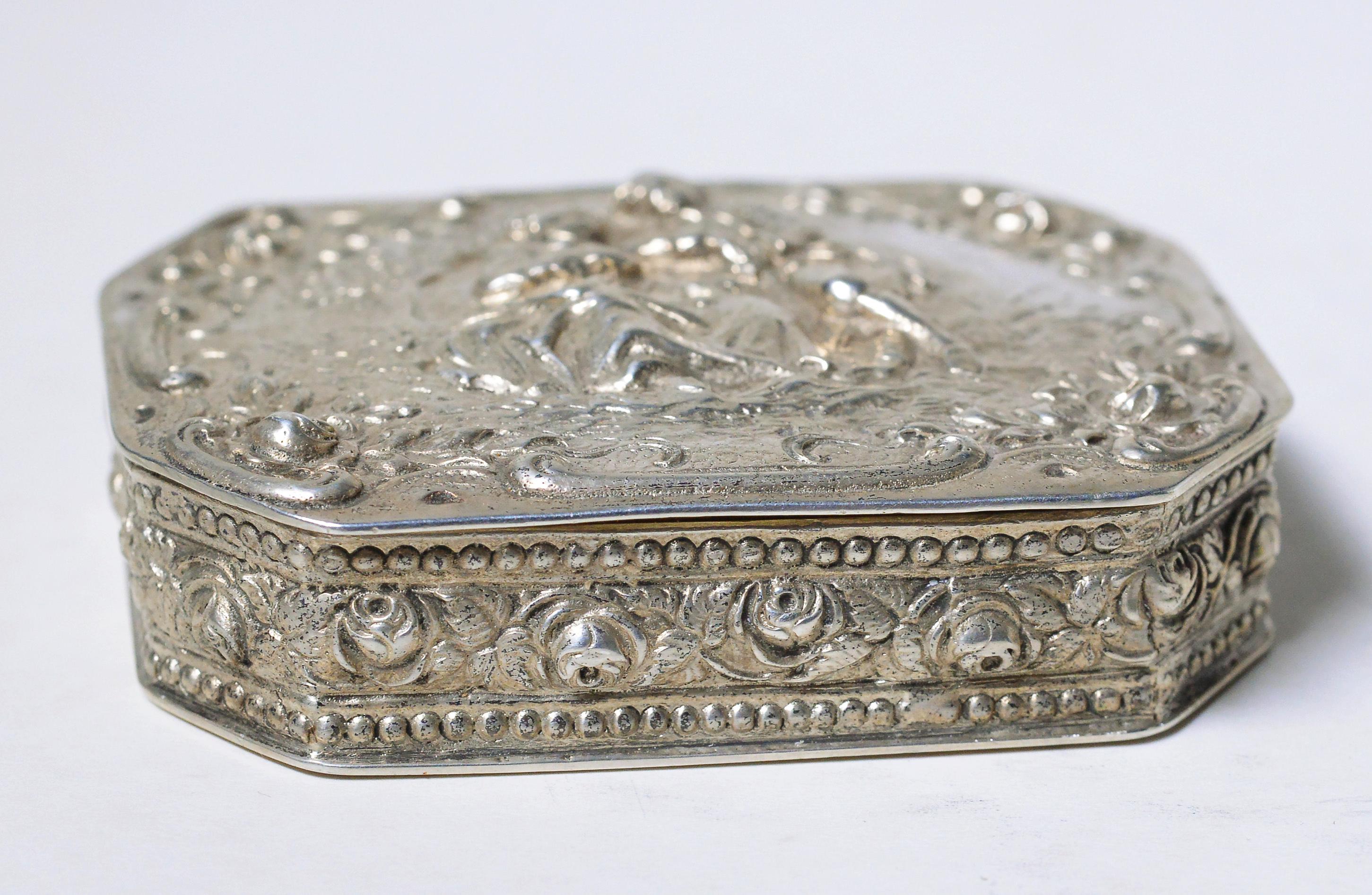 18th Century Rococo silver trinket box Lovers in park Late 18th century 800 Hallmark For Sale