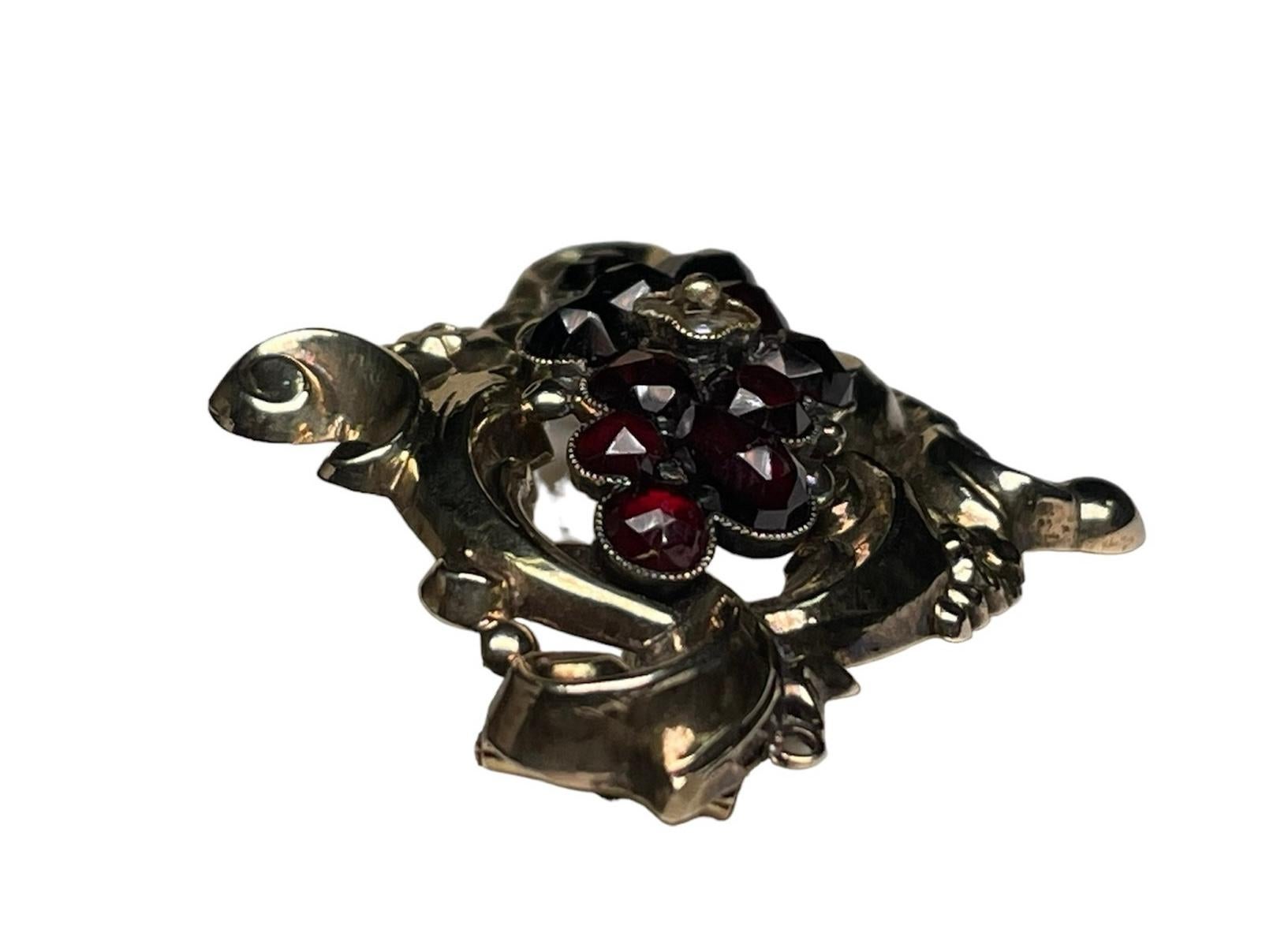 Rococo Style 14K Yellow Gold Garnet And Pearl For Sale 3
