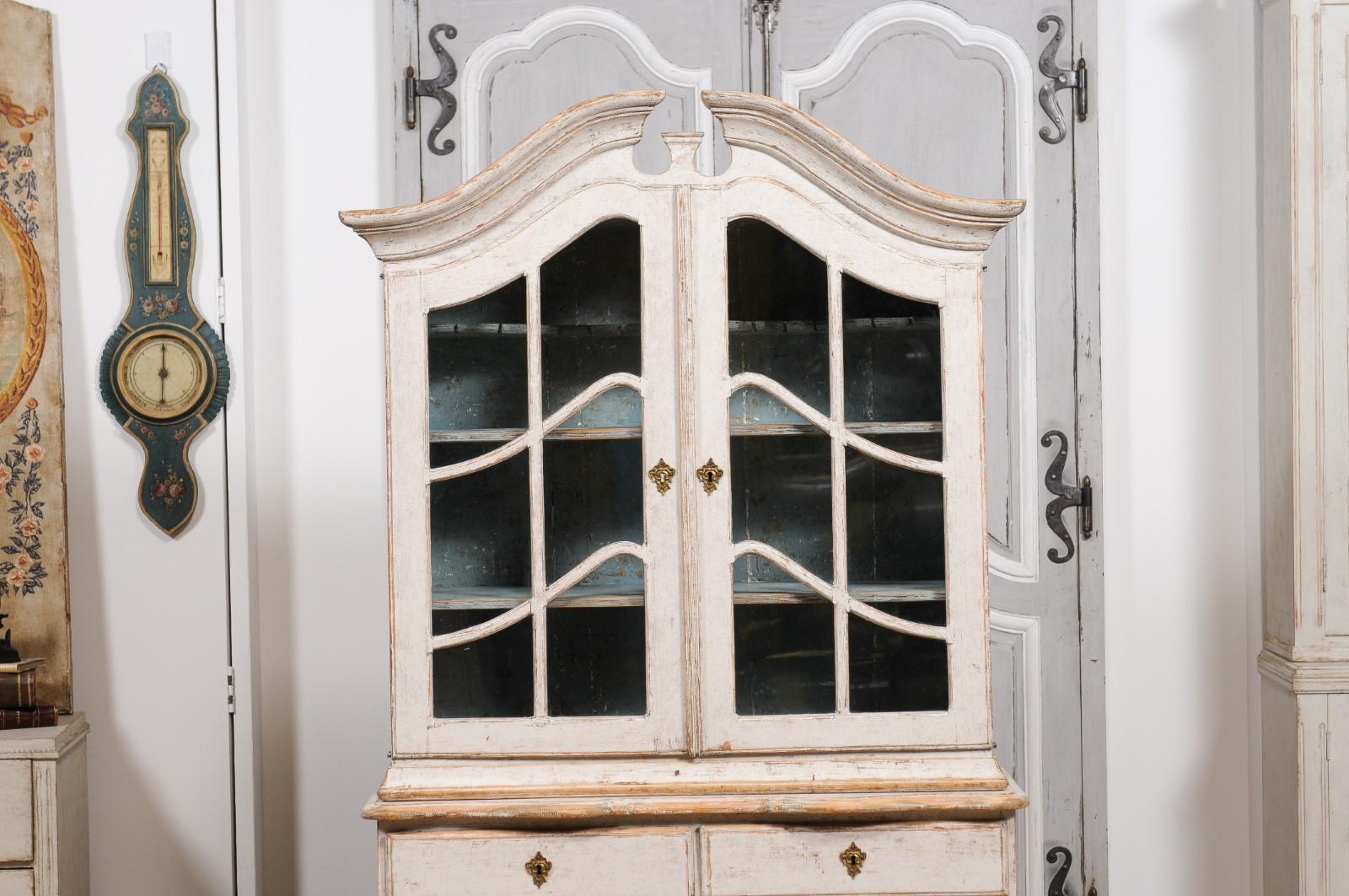 19th Century Rococo Style 1850s Swedish Light Grey Painted Bonnet Top Vitrine Cabinet  For Sale