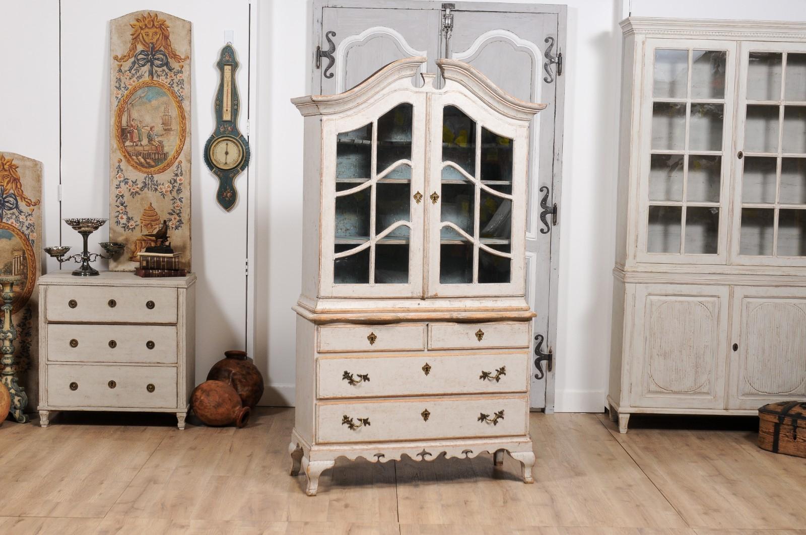 Glass Rococo Style 1850s Swedish Light Grey Painted Bonnet Top Vitrine Cabinet  For Sale