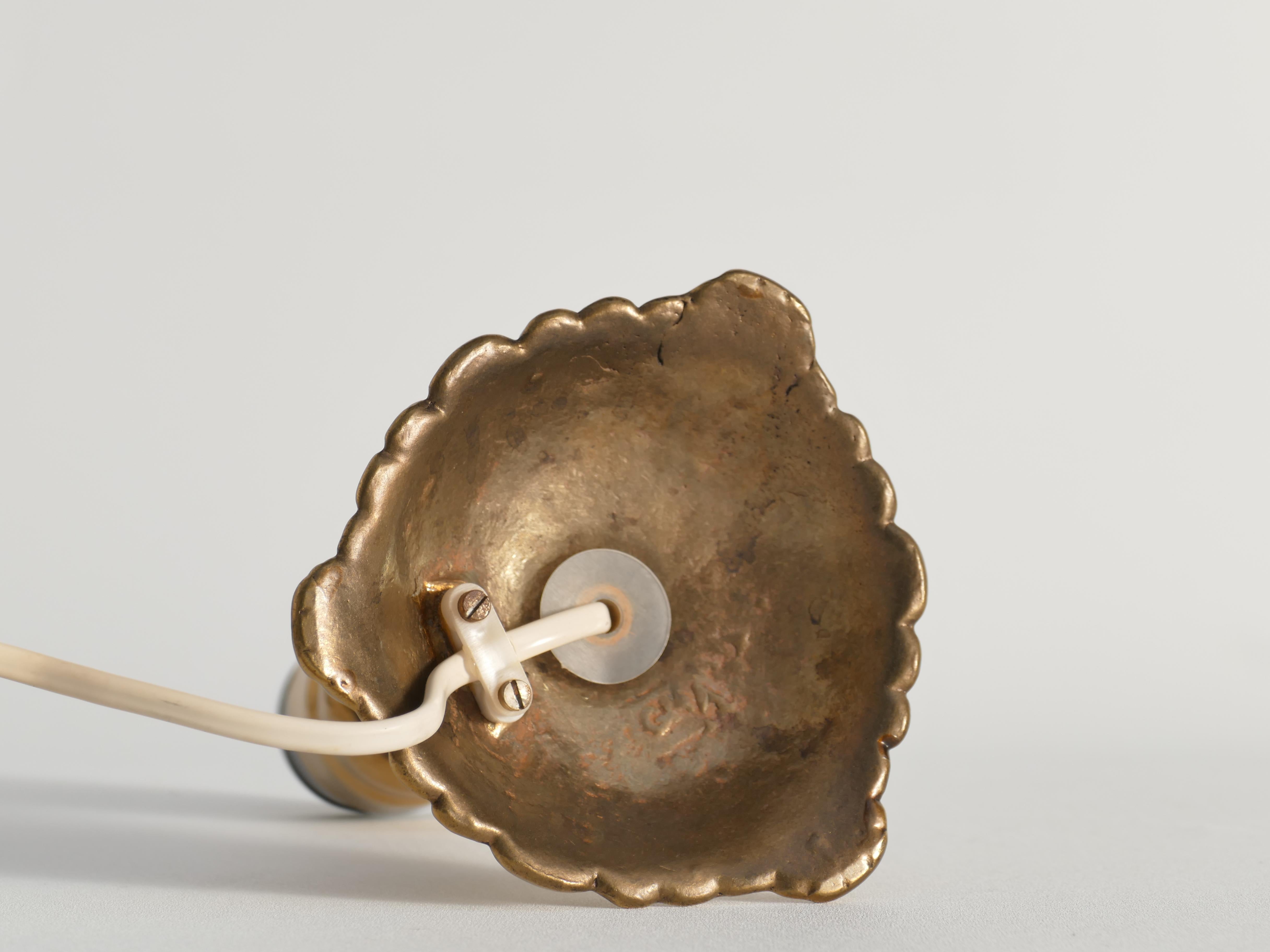 Lampada da tavolo in ottone in stile rococò Modello 403 di Gnosjö Metall & Armatur, anni '30 in vendita 5