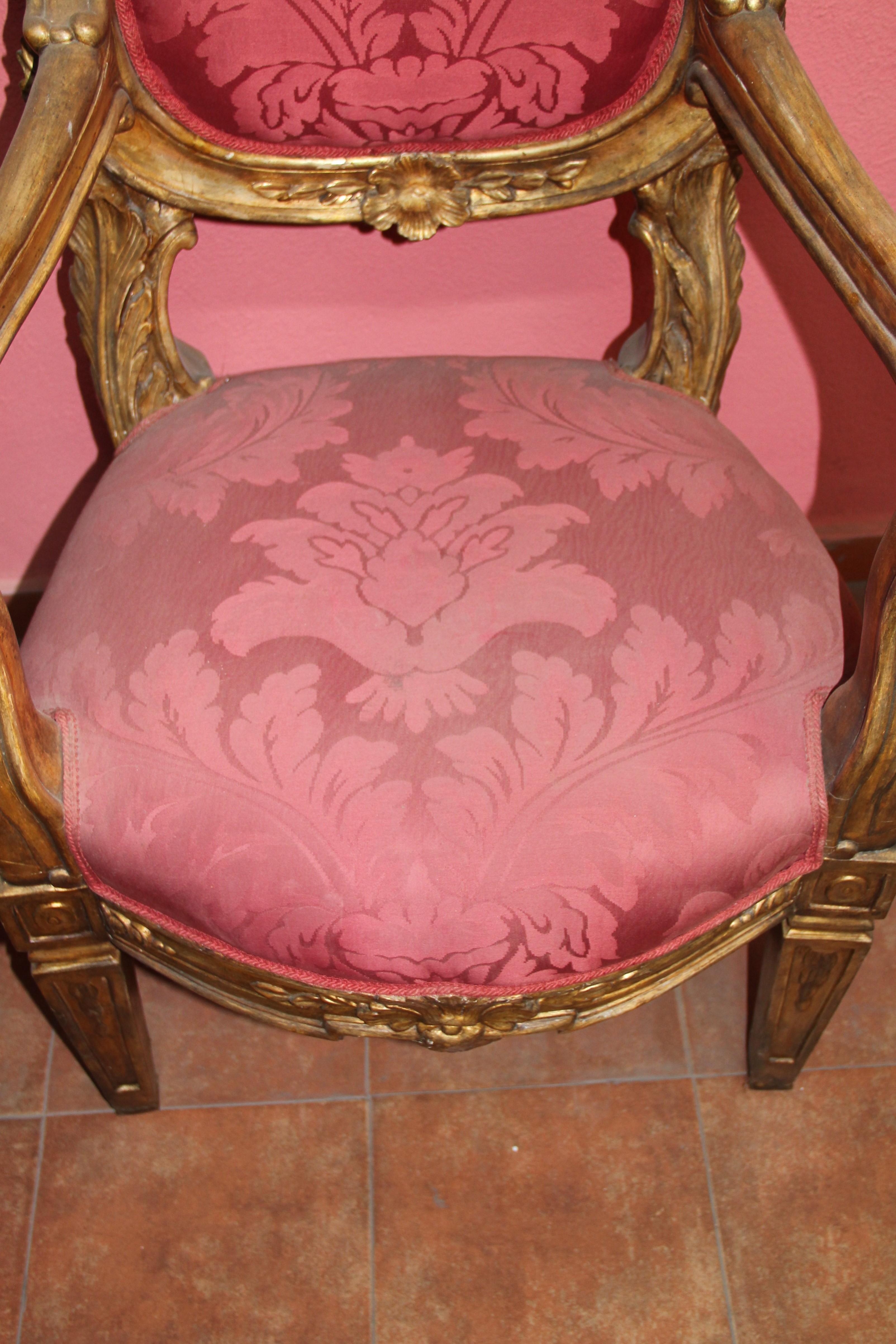 Rococo Style Carved Giltwood Large Throne-Armchair, circa 1820 In Good Condition For Sale In Napoli, IT