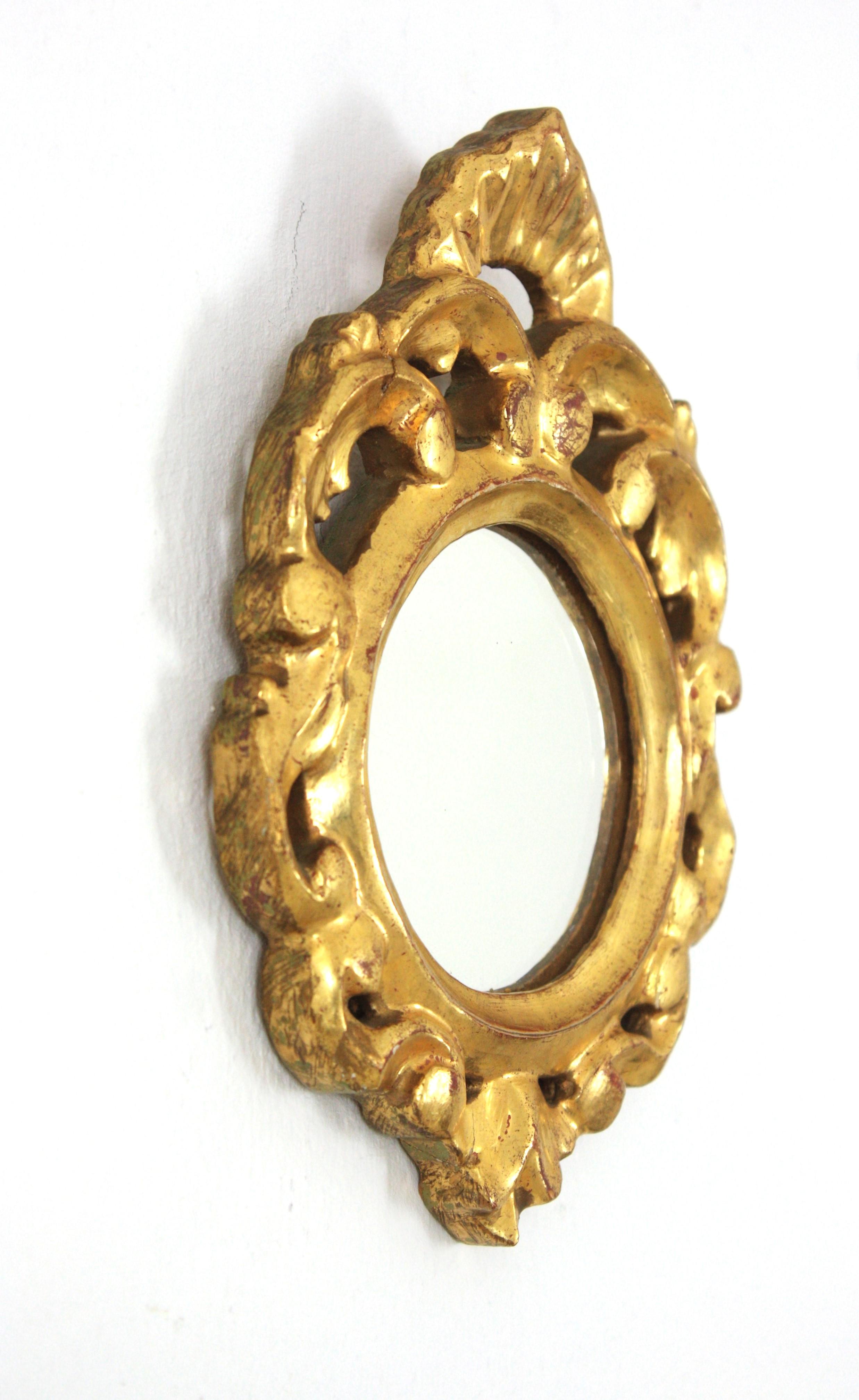 Rococo Style Carved Giltwood Miniature Wall Mirror In Good Condition For Sale In Barcelona, ES