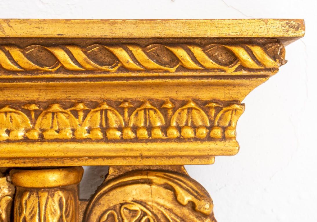 XIXe siècle Miroir en bois doré sculpté de style rococo en vente