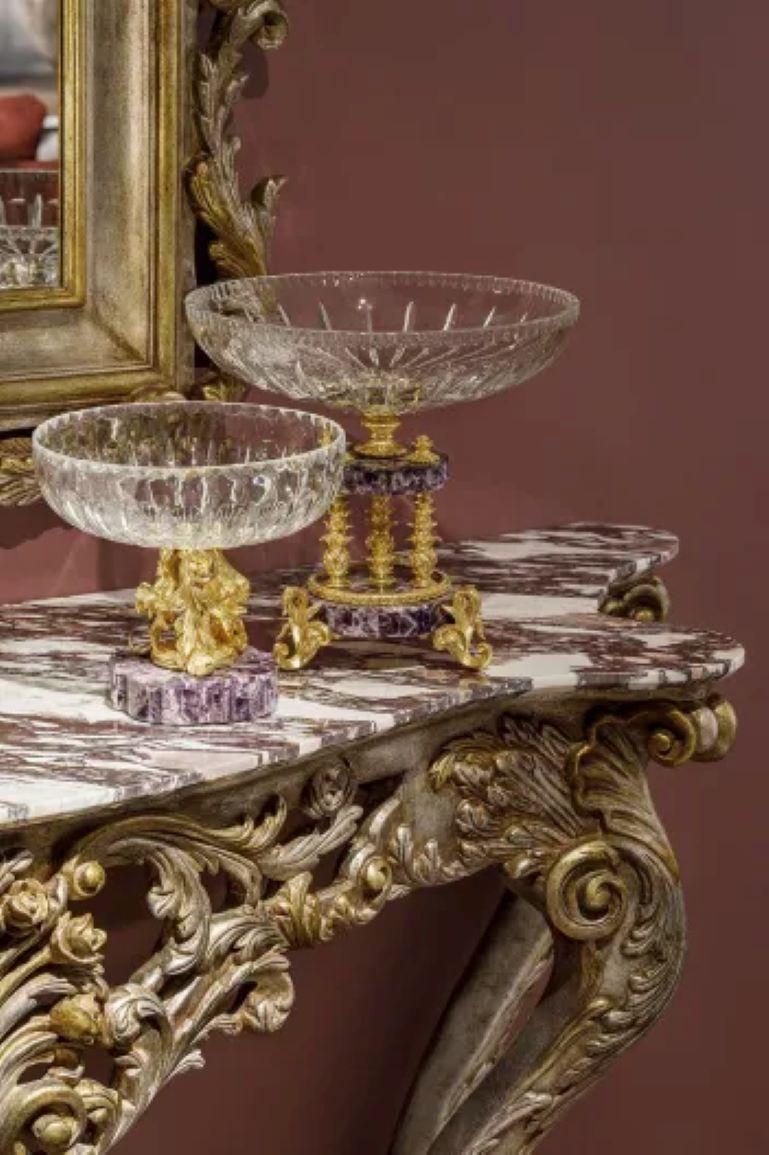italien Console de style rococo sculptée à la main, en bois massif, fleurs et plateau en marbre en vente