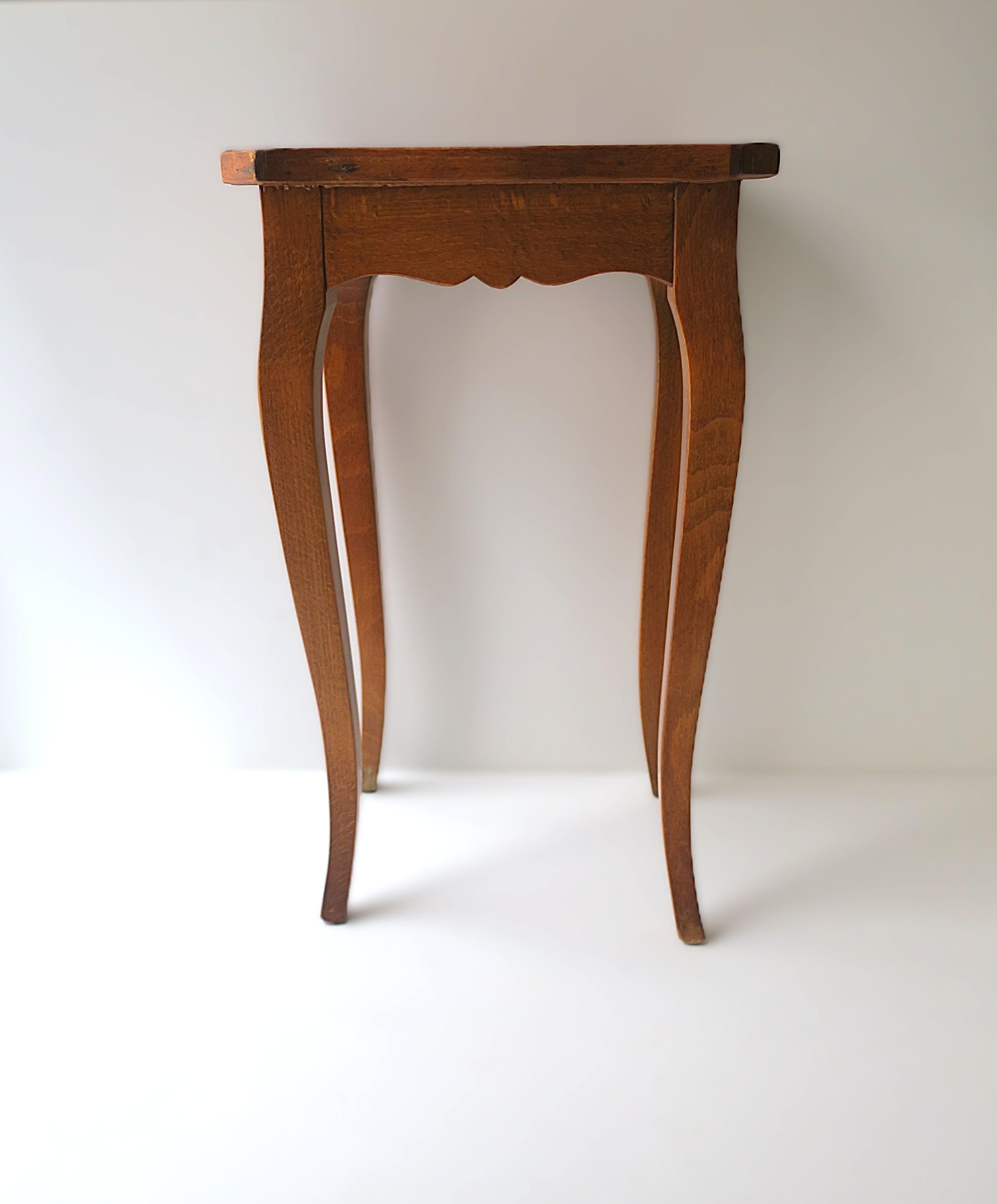 Rococo Table d'appoint de style rococo avec plateau en loupe, petite en vente