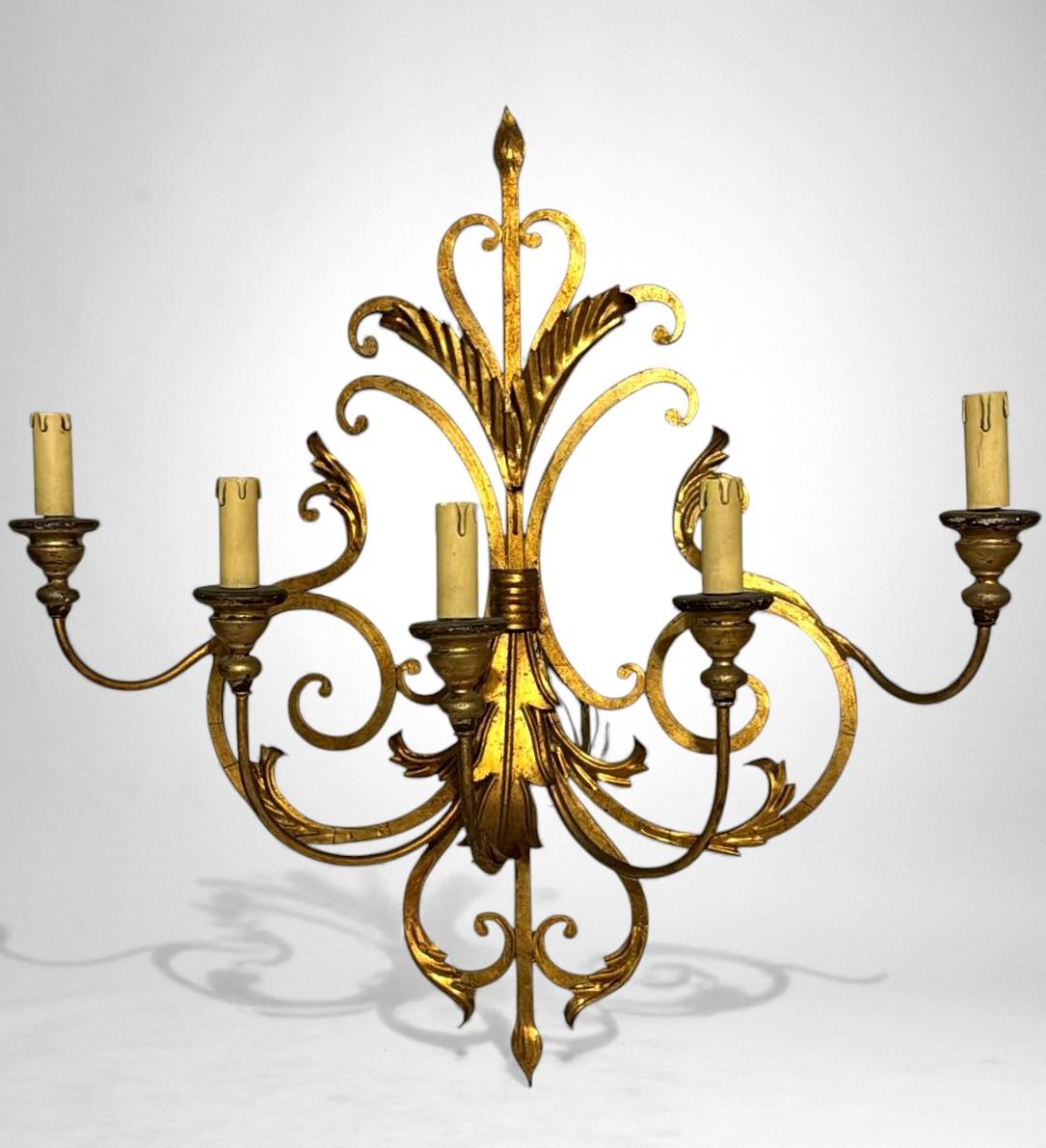 Rococo Applique en fer doré Florentine de style rococo en vente