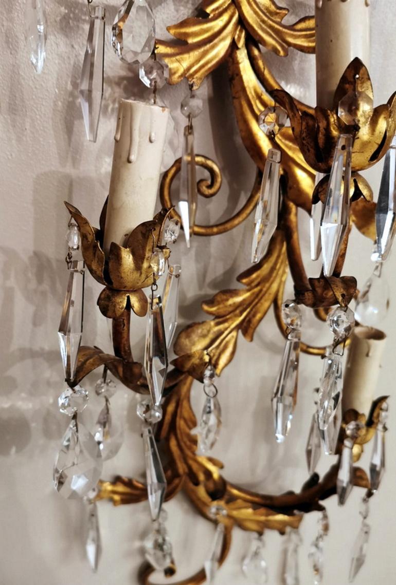 Rococo Style Florentine Wall Sconce in Gilded Iron and Crystals 2