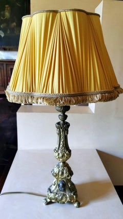 Rococo Style French Table Lamp in Chiseled Brass and Pongé Fabric Lampshade