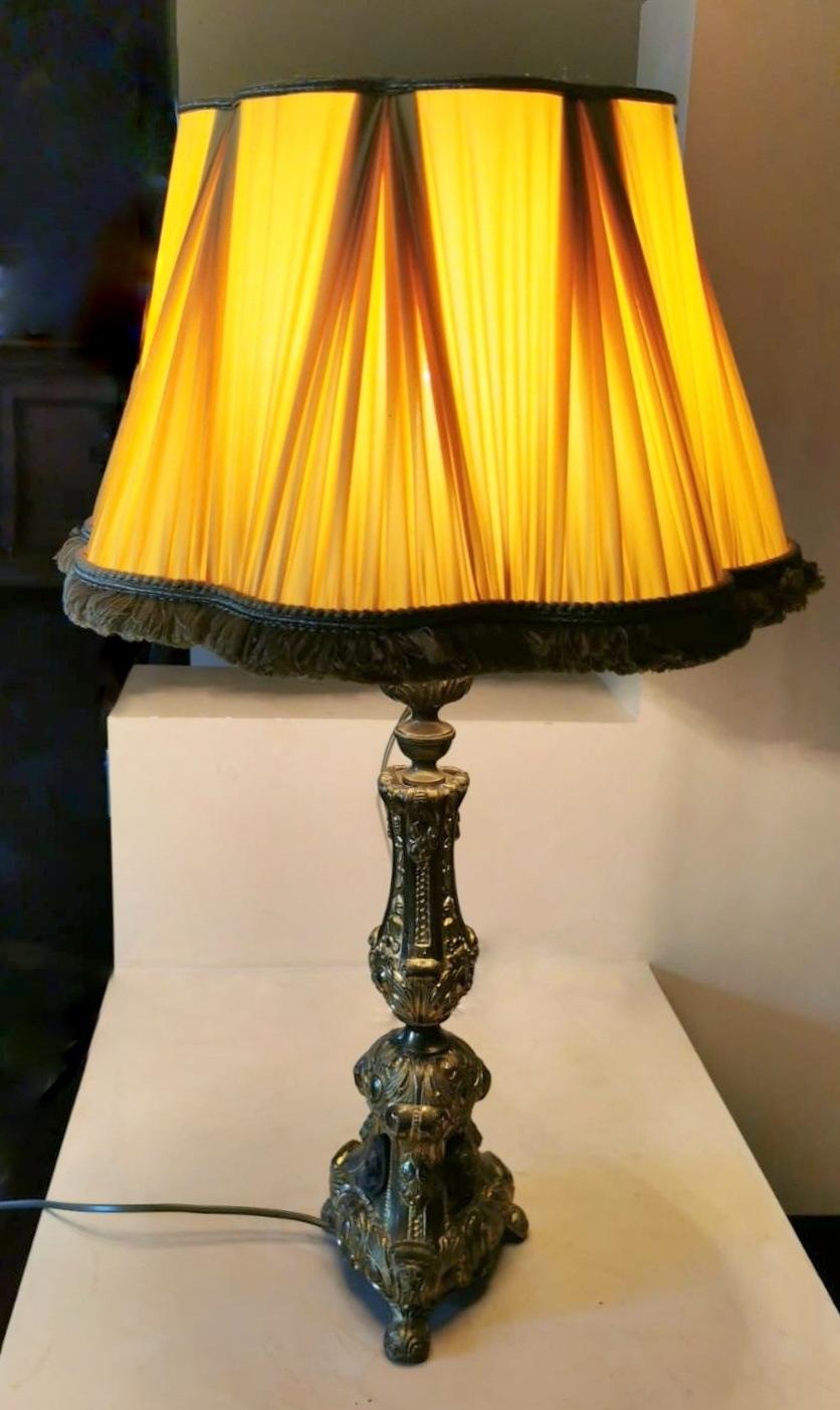Embossed Rococo Style French Table Lamp in Chiseled Brass and Pongé Fabric Lampshade