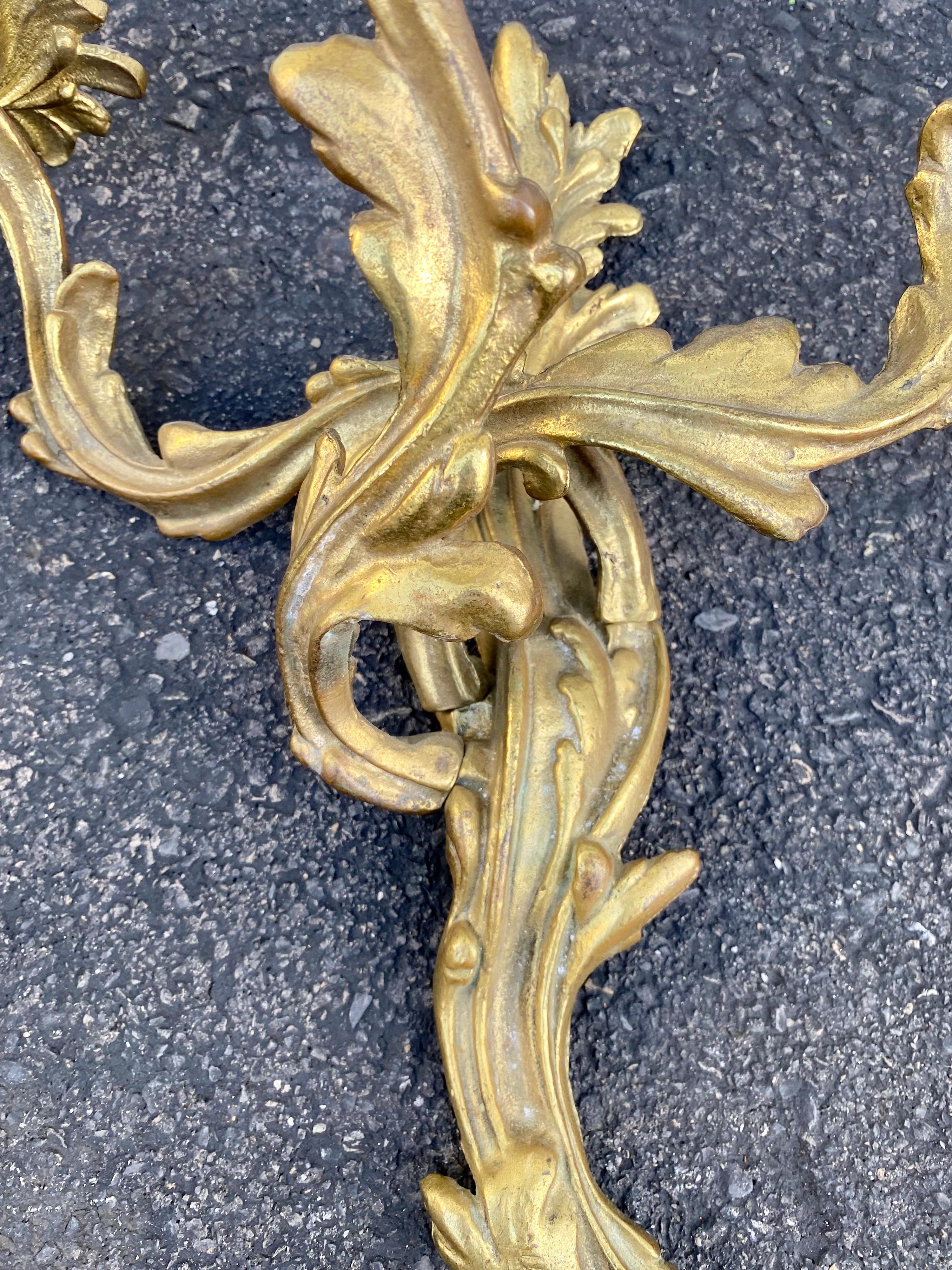 Rococo Style Gilt Cast Metal Foliate Candle Wall Sconce, Set of 4 In Good Condition In Lambertville, NJ
