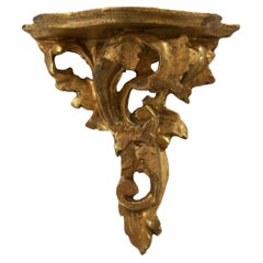 Soporte o Estante de Pared de Madera Dorada de Estilo Rococó - Tallado a Mano - Italia - Circa 1950's