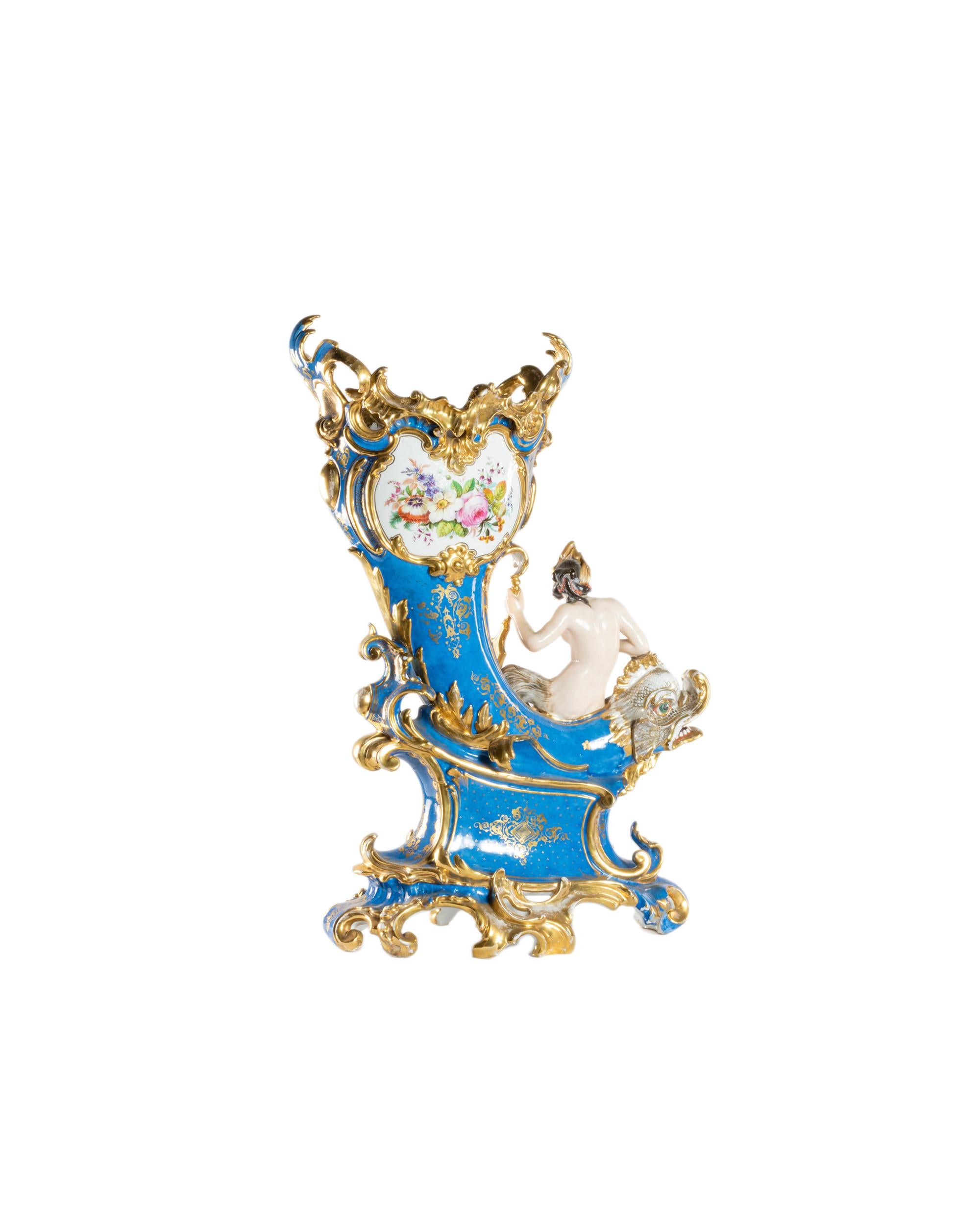 XX secolo Rococo Style Golden Porcelain Vase, 20th Century in vendita