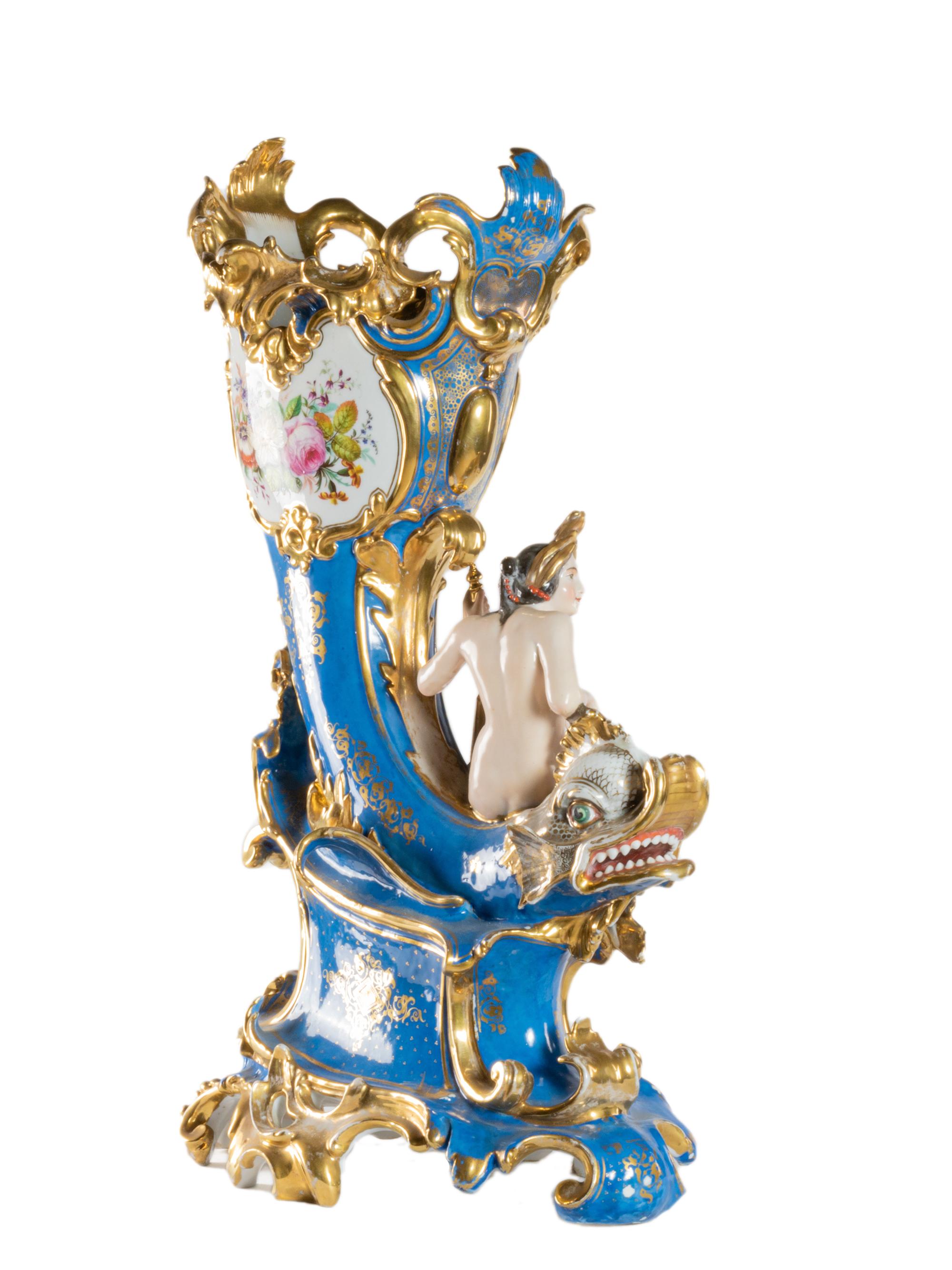 Porcellana Rococo Style Golden Porcelain Vase, 20th Century in vendita