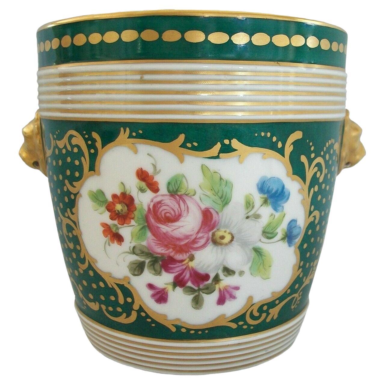 Rococo Style Hand Painted Ceramic Cachepot with Gilt Decoration, E.U., 20th C. For Sale