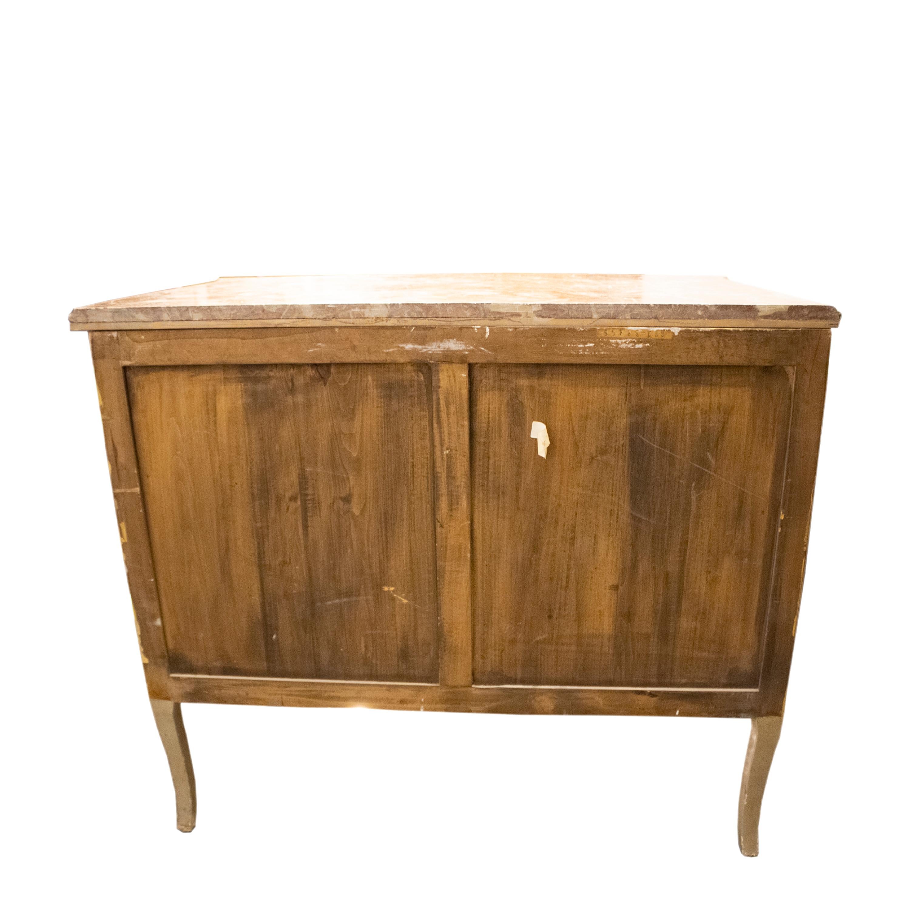 Stile rococò  Cassettone a due cassetti realizzato a mano, Italia, XIX secolo. in vendita 1