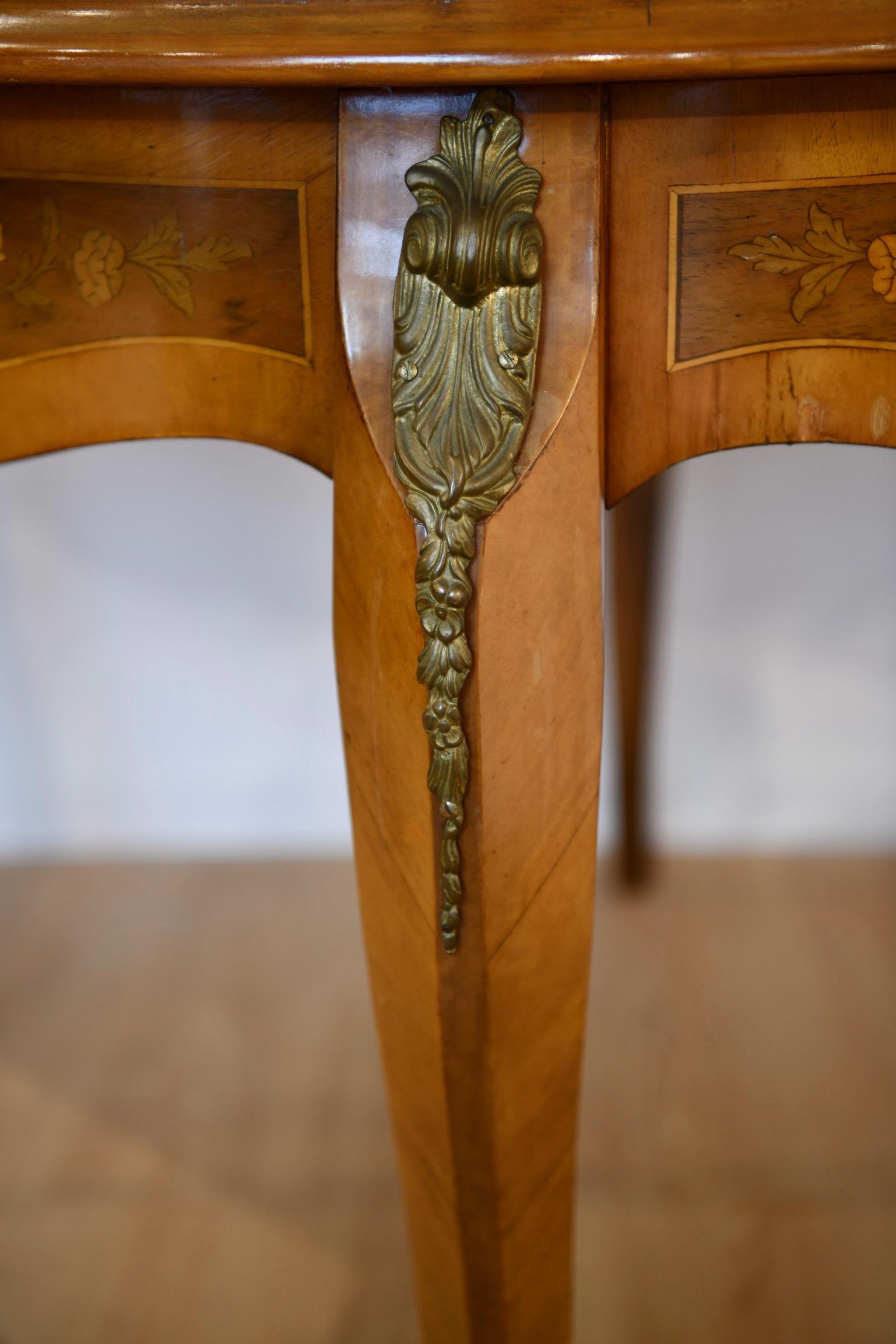 Wood Rococo-Style Inlaid Dining Table
