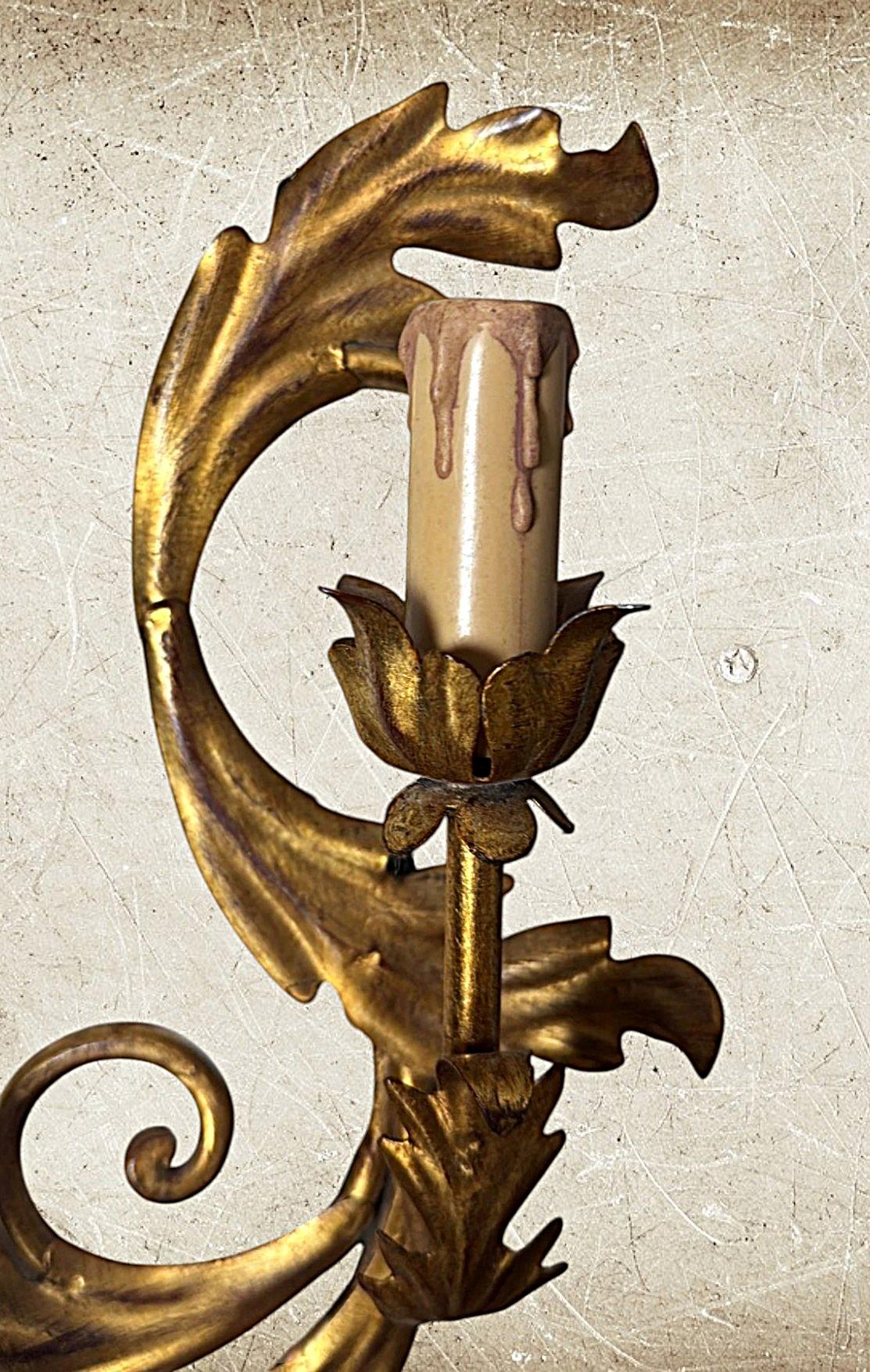 Applique da parete italiana in stile rococò con lastra e fusione in ottone dorato in vendita 2