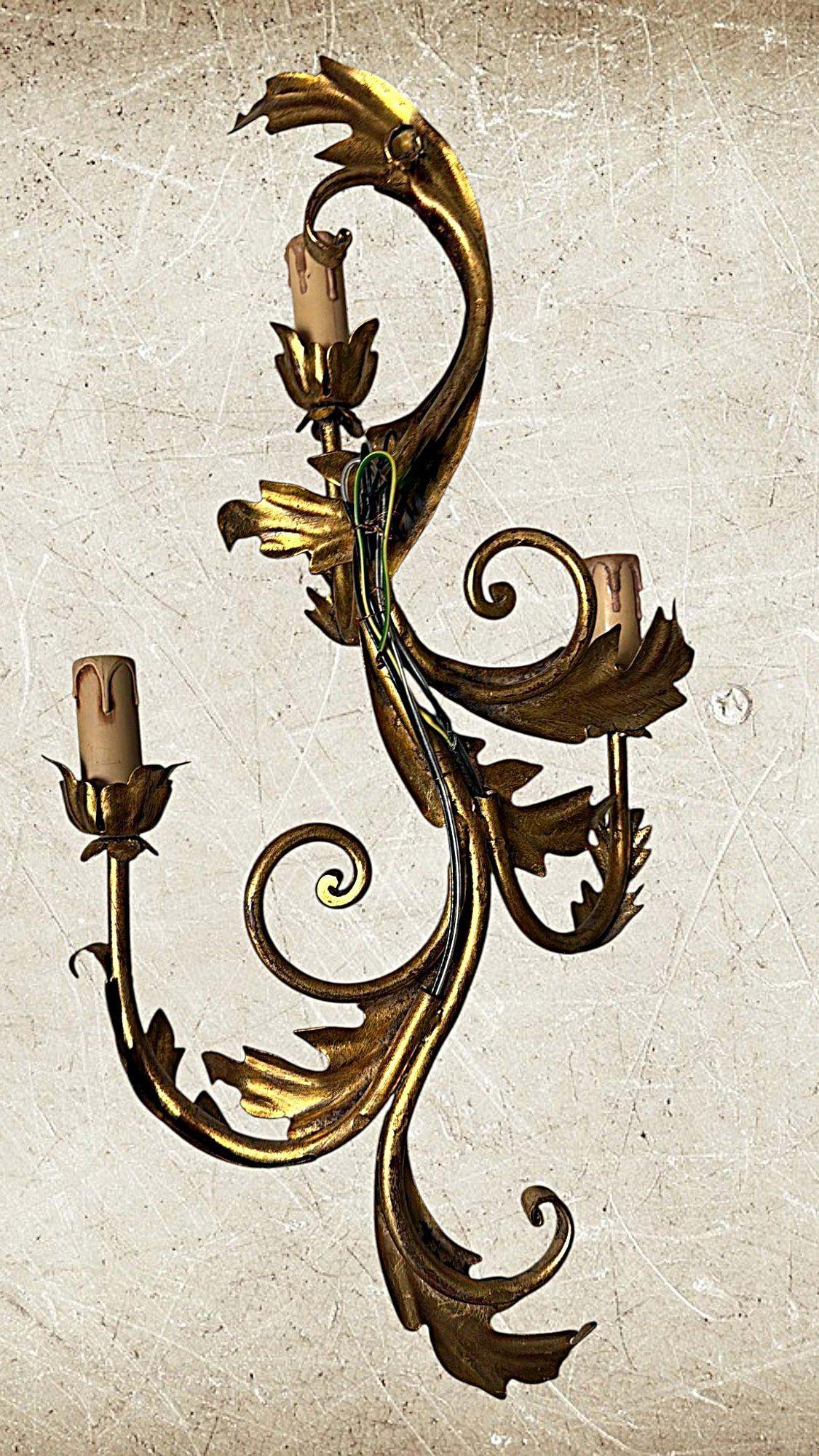Applique da parete italiana in stile rococò con lastra e fusione in ottone dorato in vendita 8