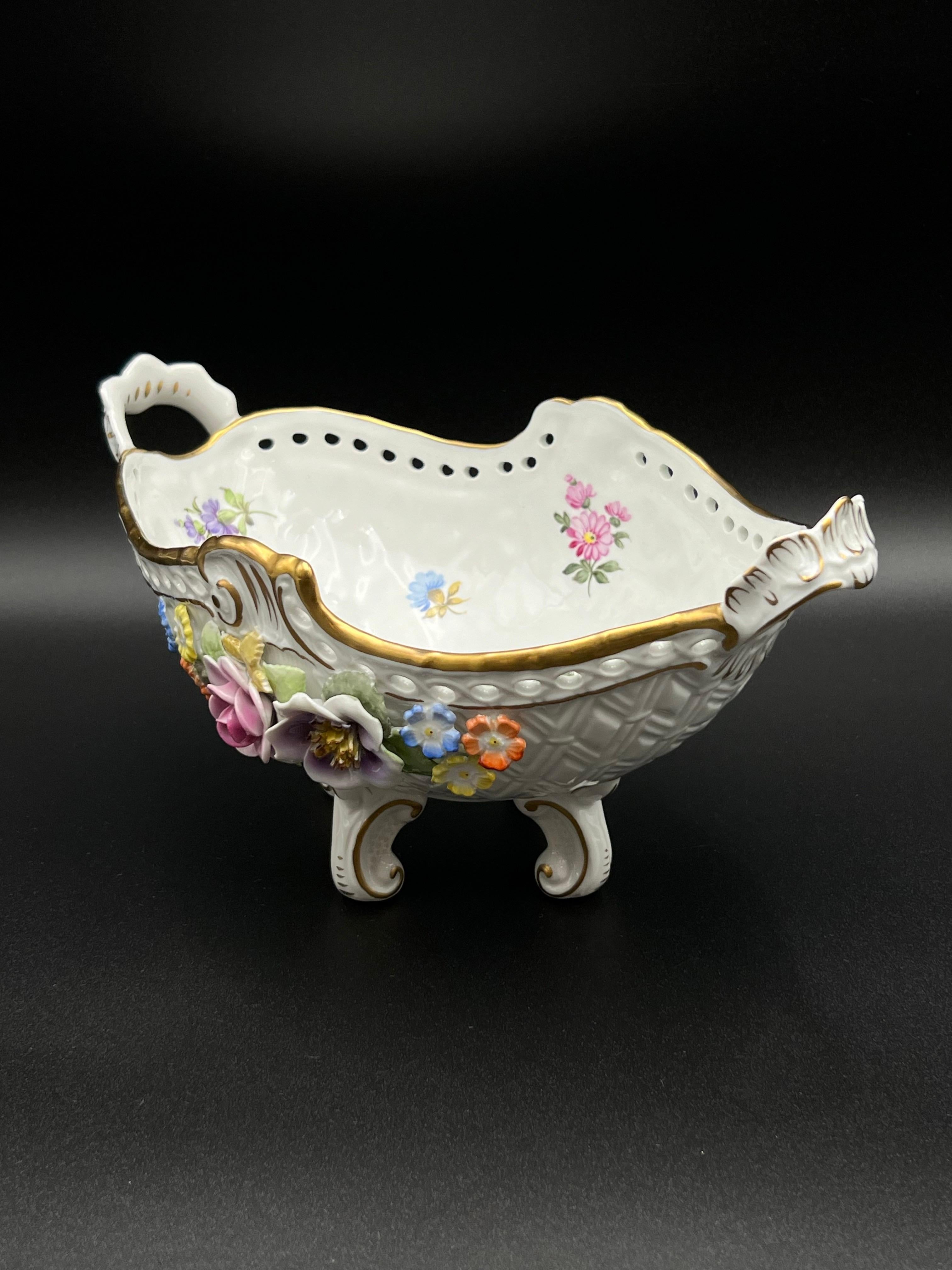 Jardinière de style rococo avec motif floral peint à la main de PMP Allemagne en vente 2