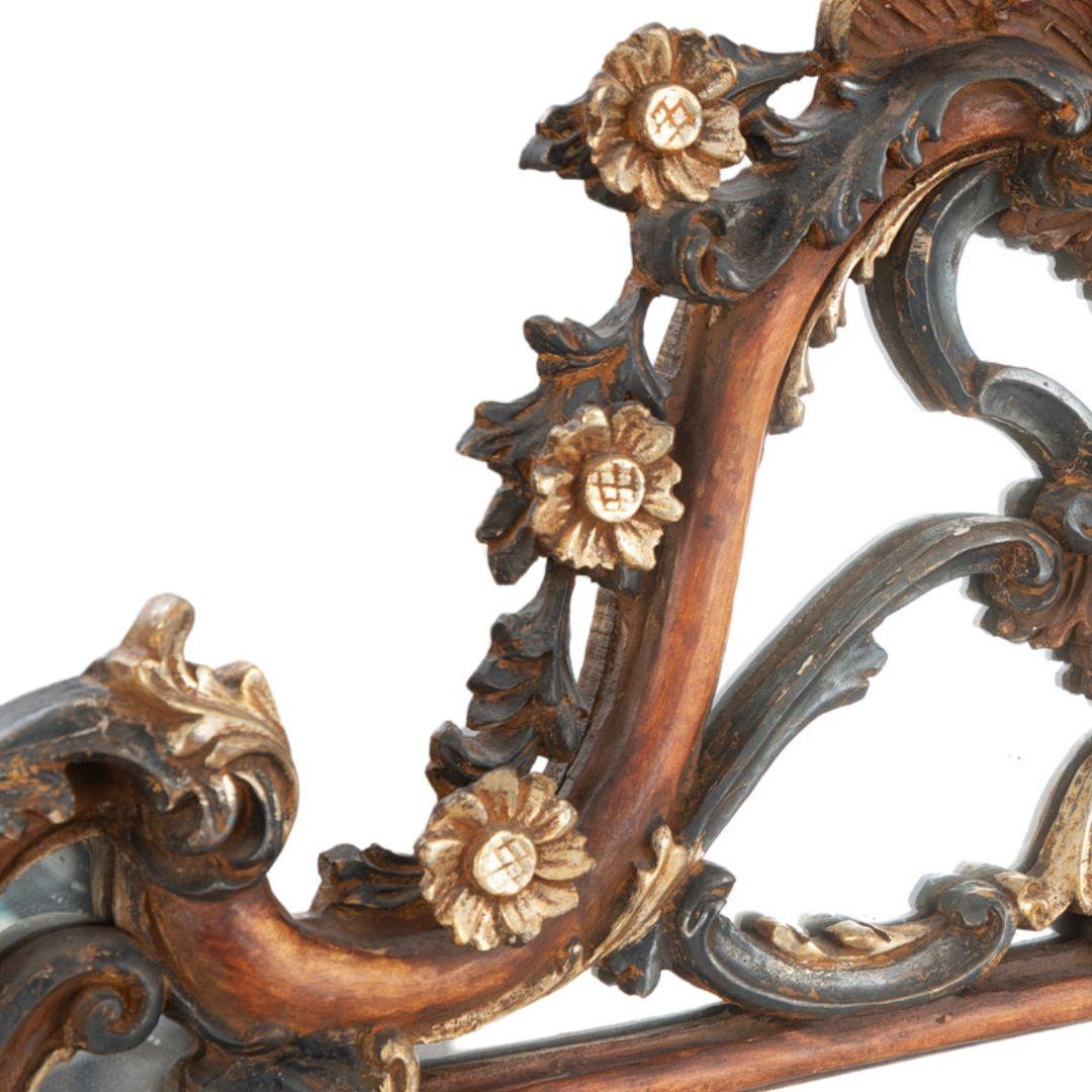 Spiegel im Rokoko-Stil mit buntem Carved Decor, Italien, 20. Jahrhundert im Zustand „Gut“ im Angebot in Budapest, HU