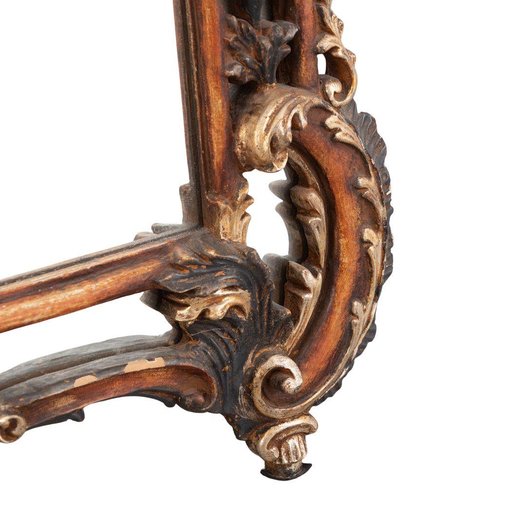 Spiegel im Rokoko-Stil mit buntem Carved Decor, Italien, 20. Jahrhundert im Angebot 1
