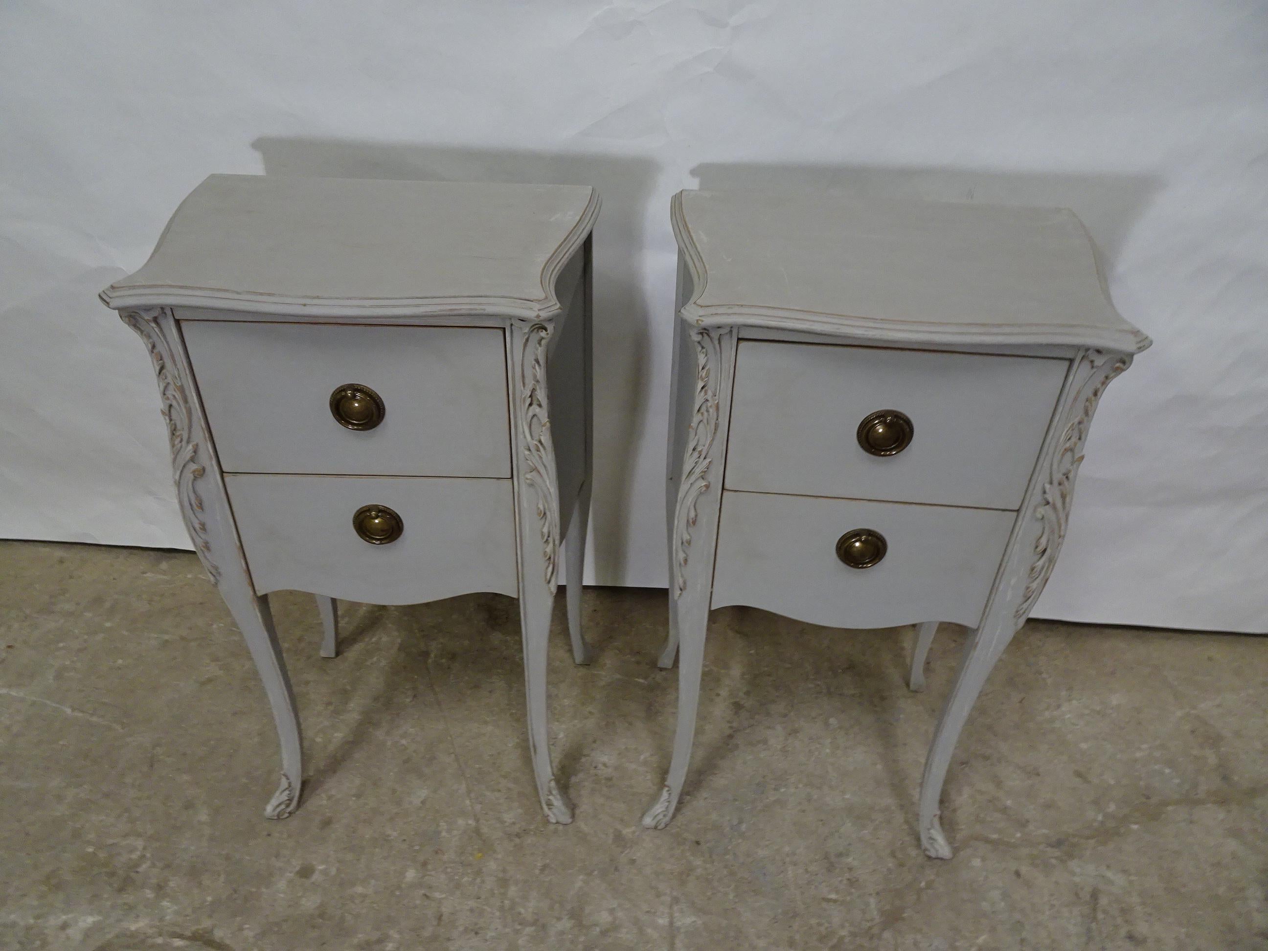This is a set of 2 Rococo style nightstands, they have been restored and repainted with milk paints 