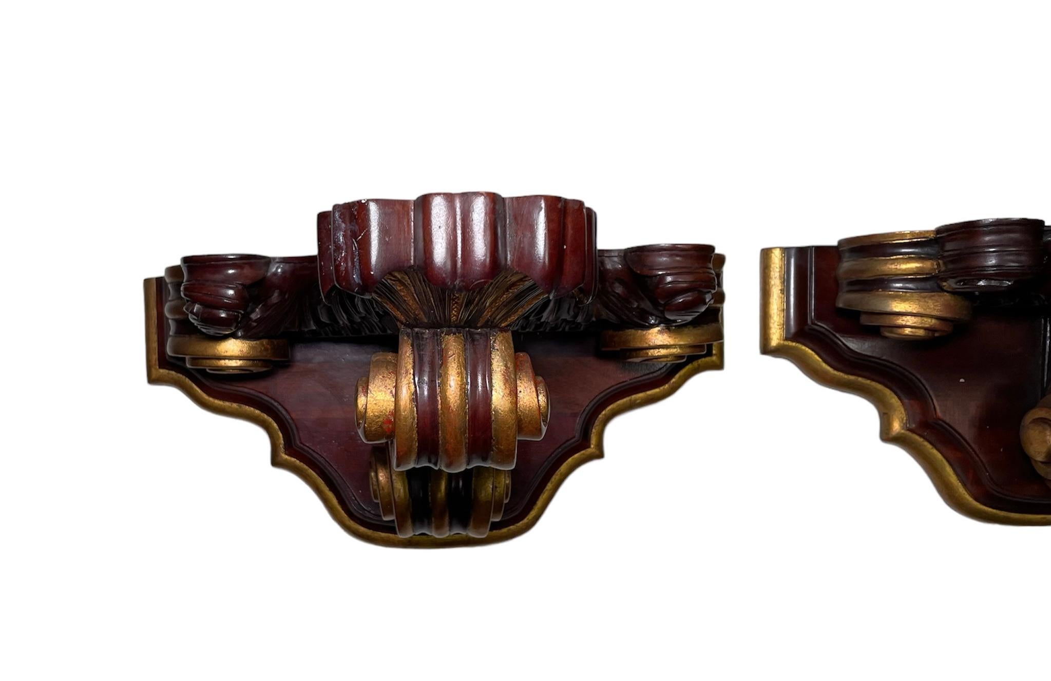 Rokoko Stil Paar vergoldete dunkle Holzkonsolen/Regale  im Angebot 3