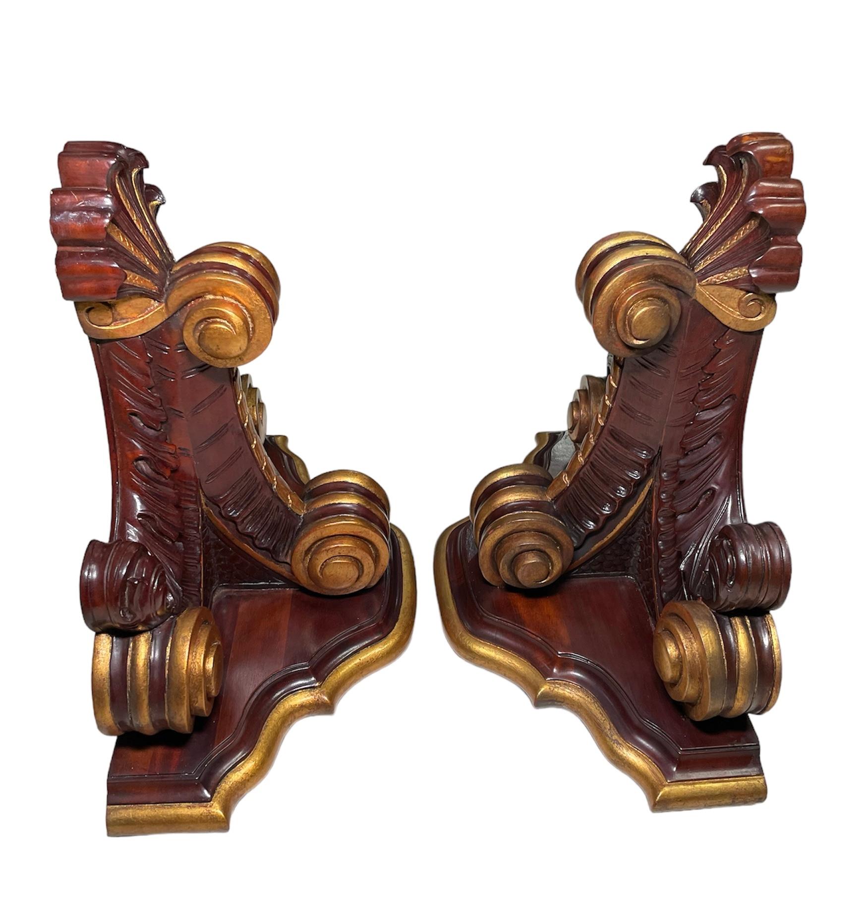 Rococo Style Pair Of Gilt Dark Wood Brackets/Shelves  In Good Condition For Sale In Guaynabo, PR