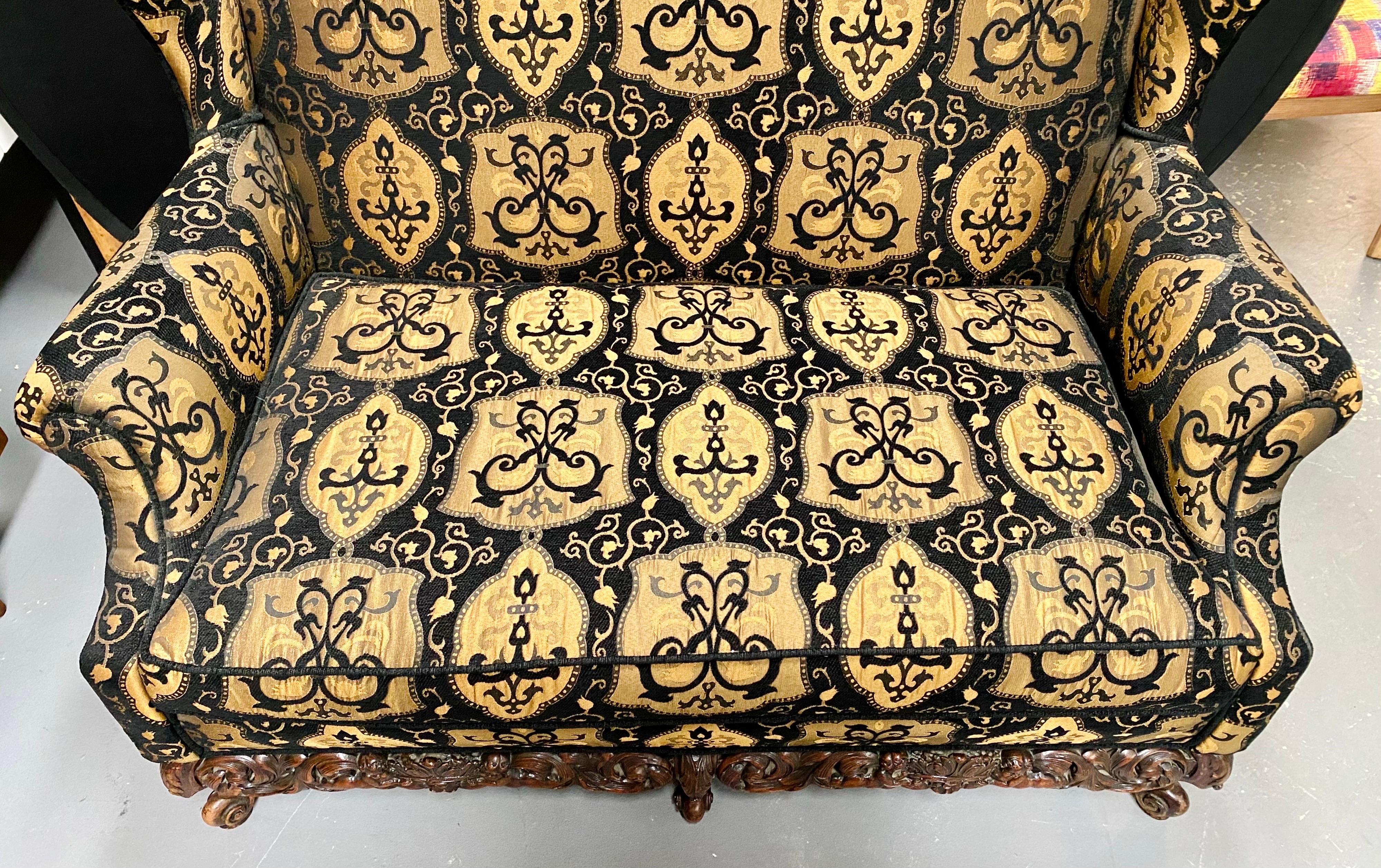 European Italian Rococo Revival Style Settee or Sofa with Heraldic Motif in Black & Beige For Sale