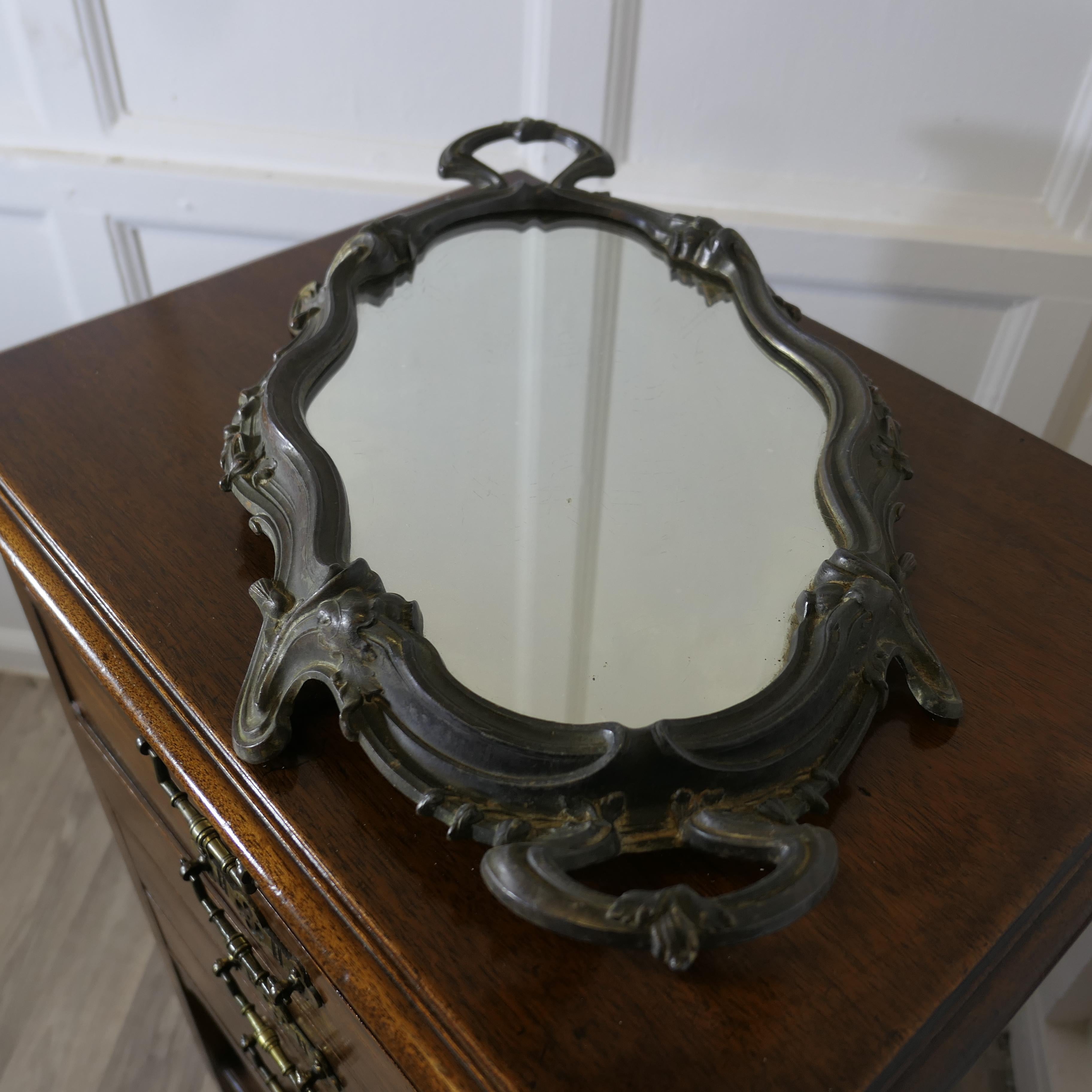 Plaqué argent Plateau à miroir, plateau à vin, buffet de style Rococo en métal argenté en vente