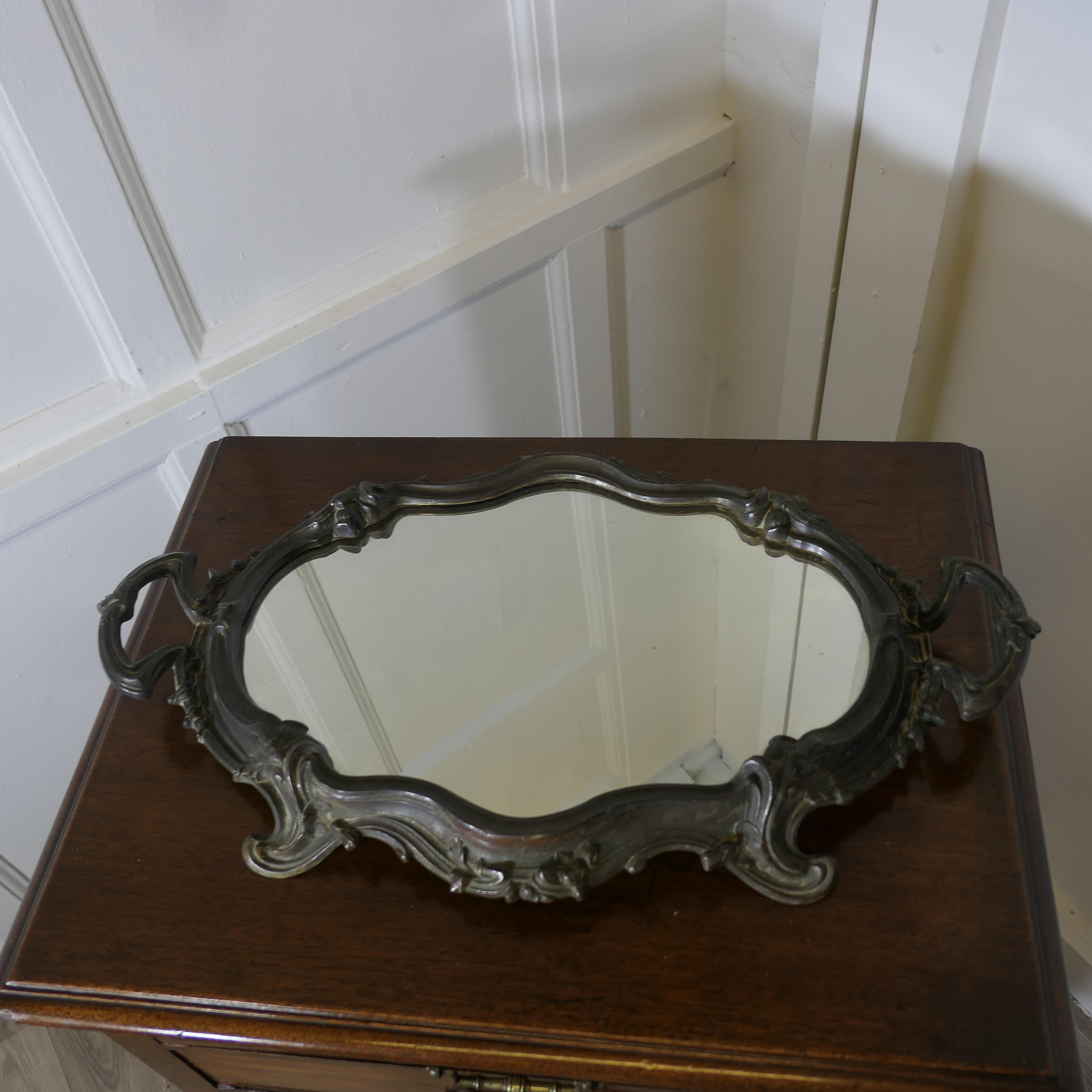 Plateau à miroir, plateau à vin, buffet de style Rococo en métal argenté en vente 2